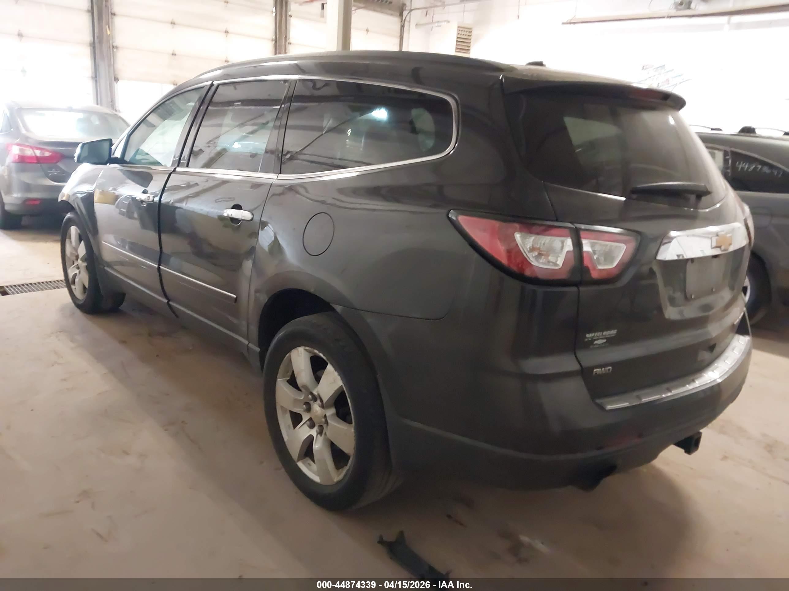 CHEVROLET TRAVERSE image 3
