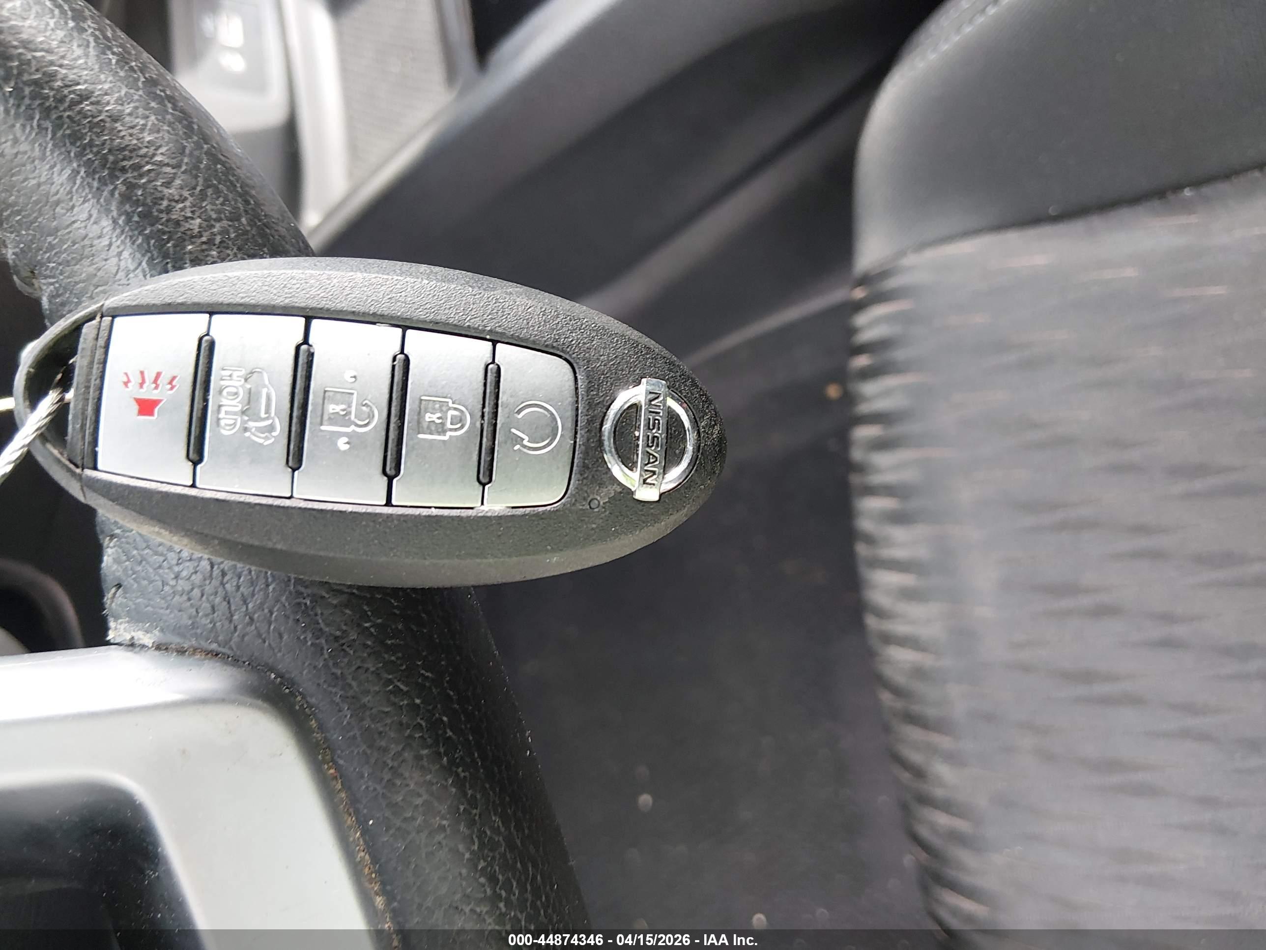 NISSAN ROGUE image 11