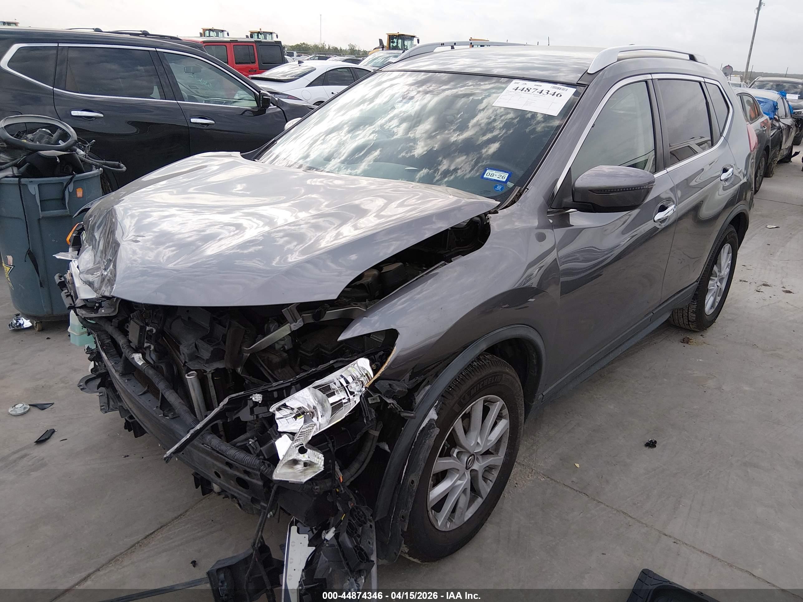 NISSAN ROGUE image 2