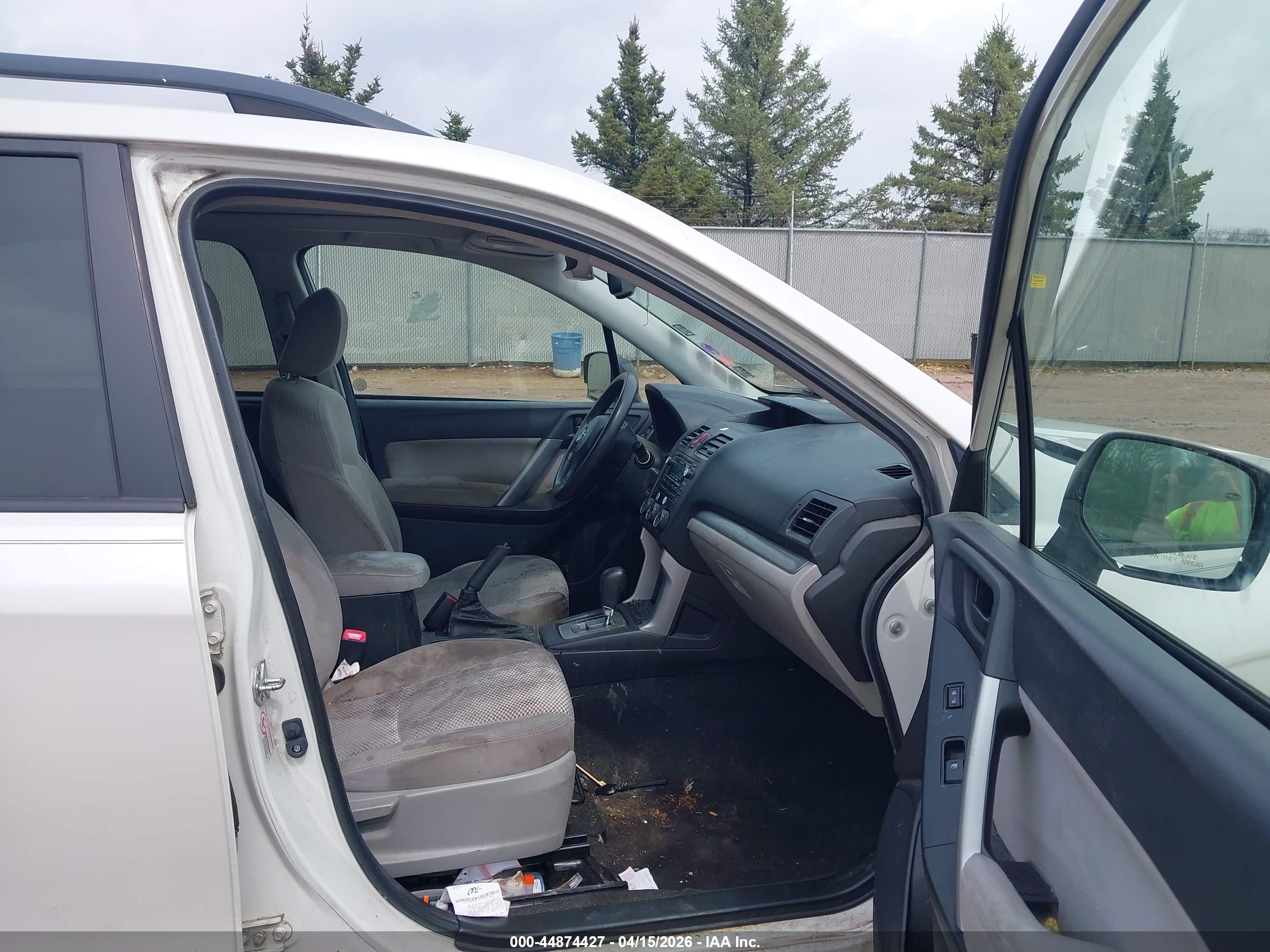 SUBARU FORESTER image 5