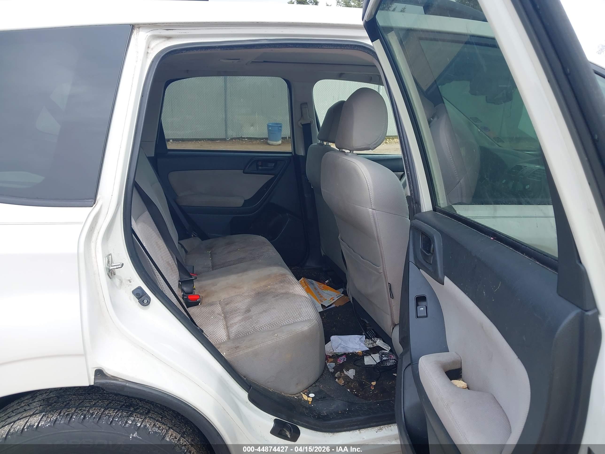 SUBARU FORESTER image 8