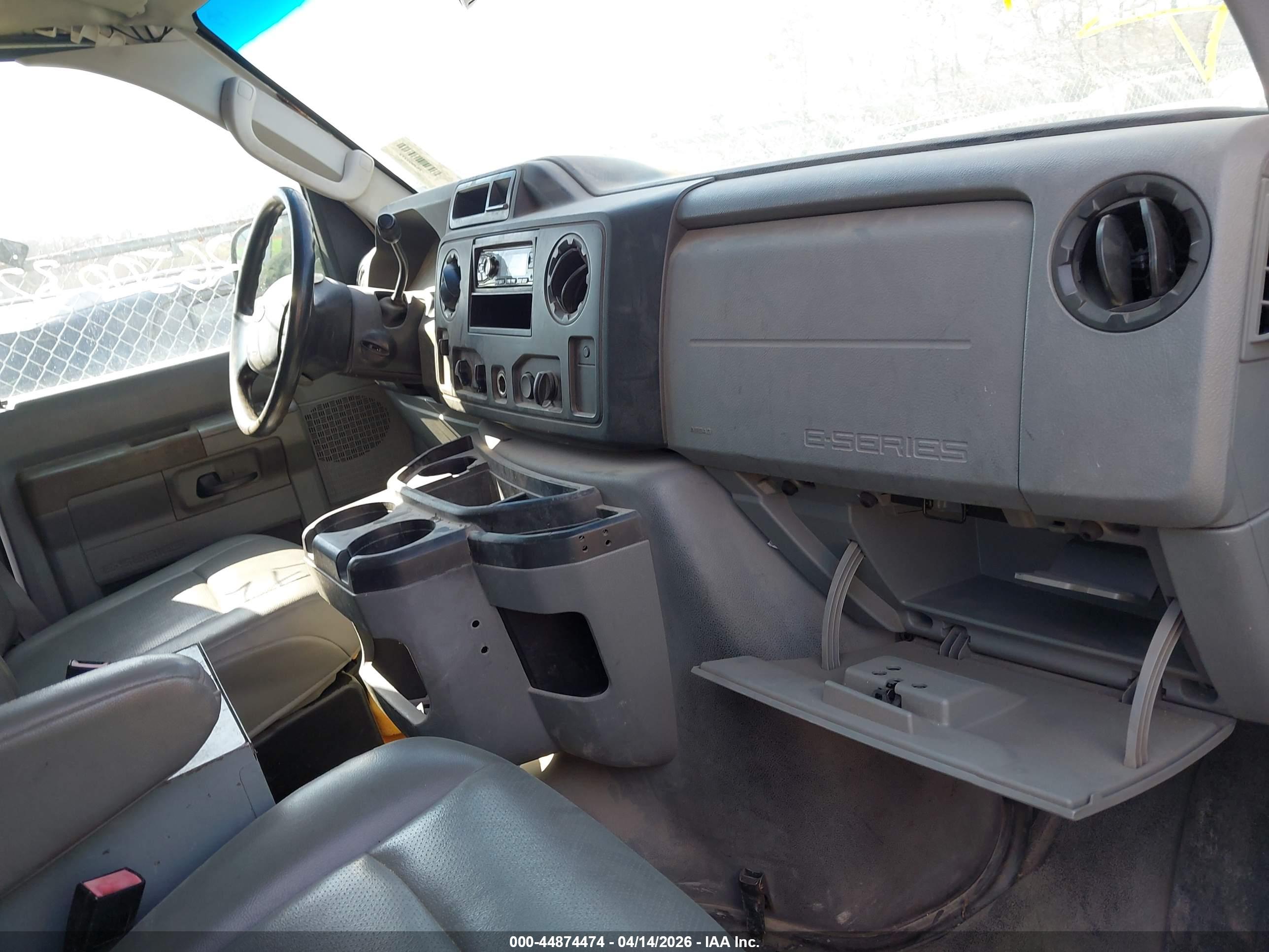 FORD E-250 image 5