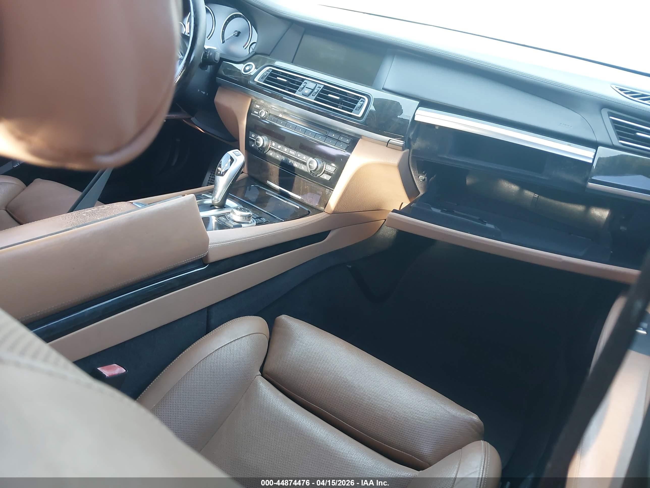 BMW 750I image 5