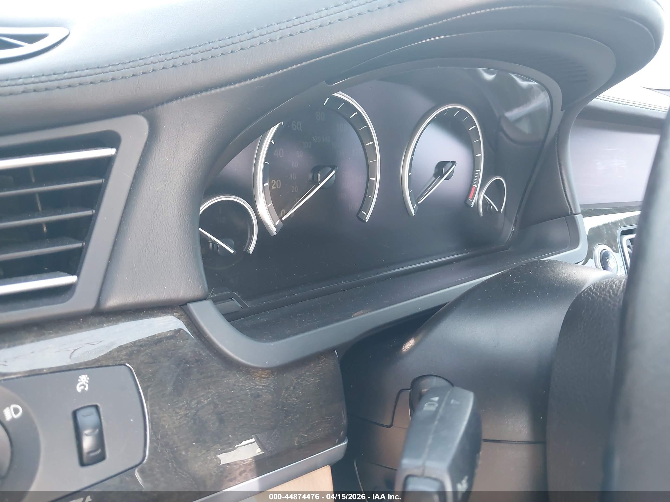 BMW 750I image 7