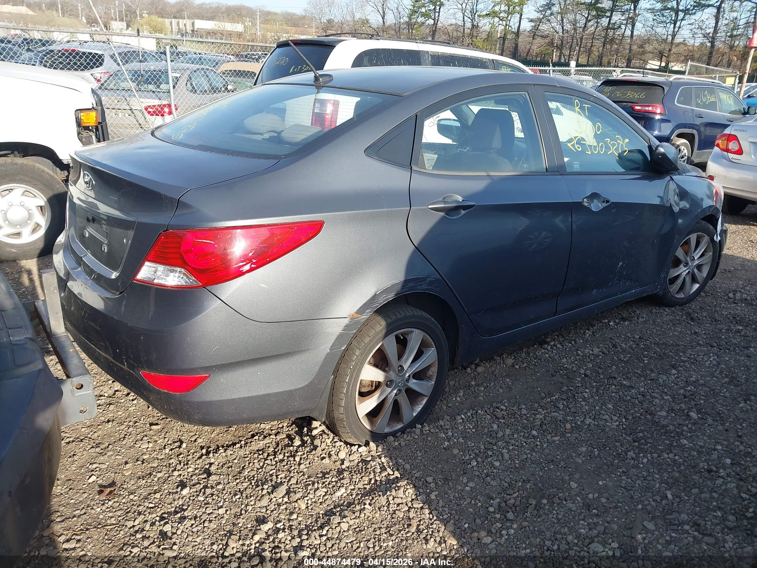 HYUNDAI ACCENT image 4