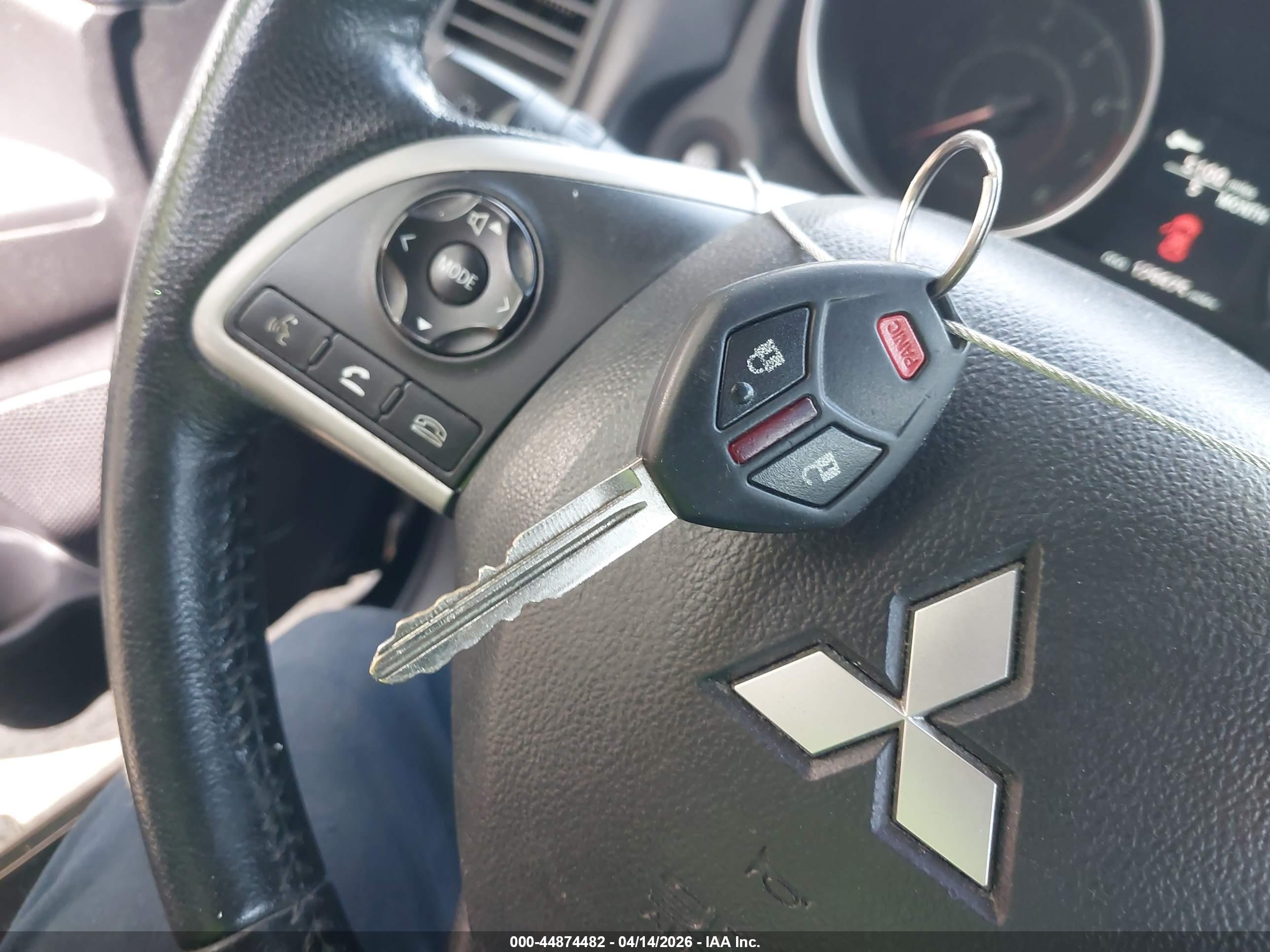 MITSUBISHI OUTLANDER image 11