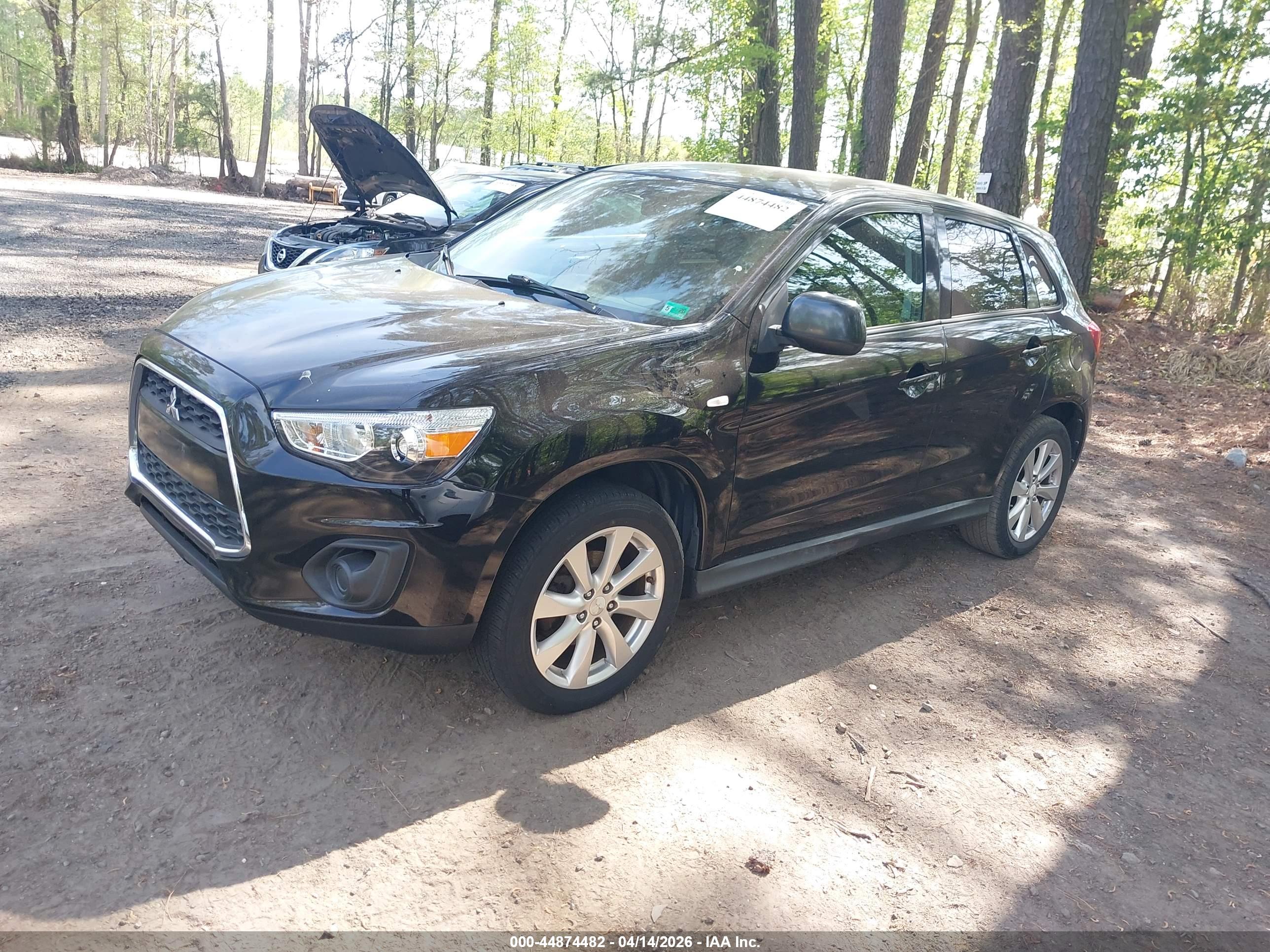 MITSUBISHI OUTLANDER image 2