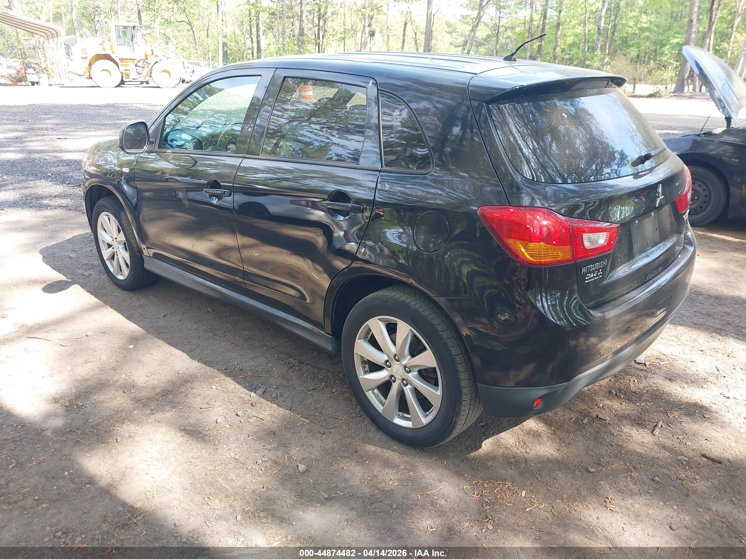 MITSUBISHI OUTLANDER image 3