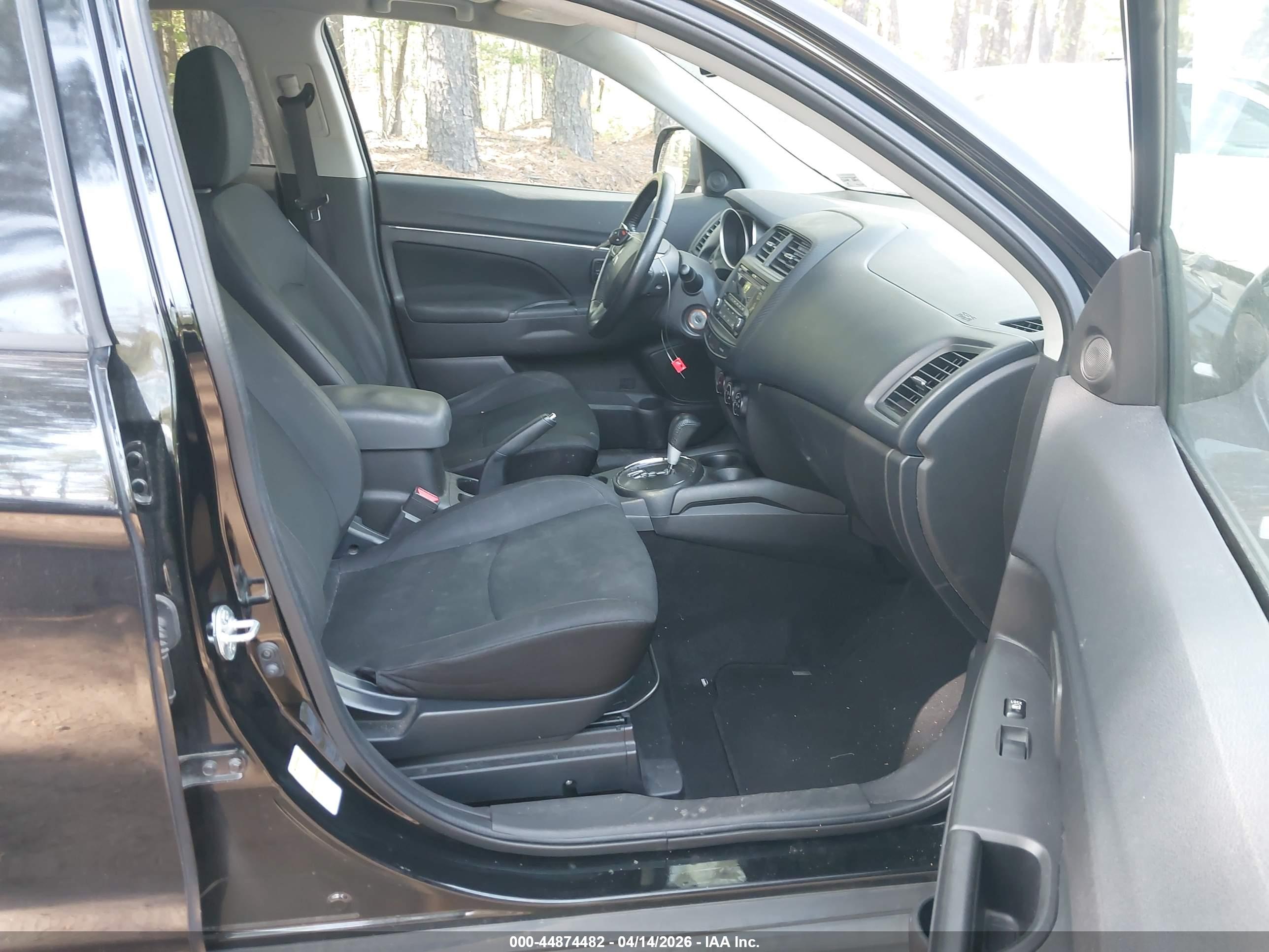MITSUBISHI OUTLANDER image 5