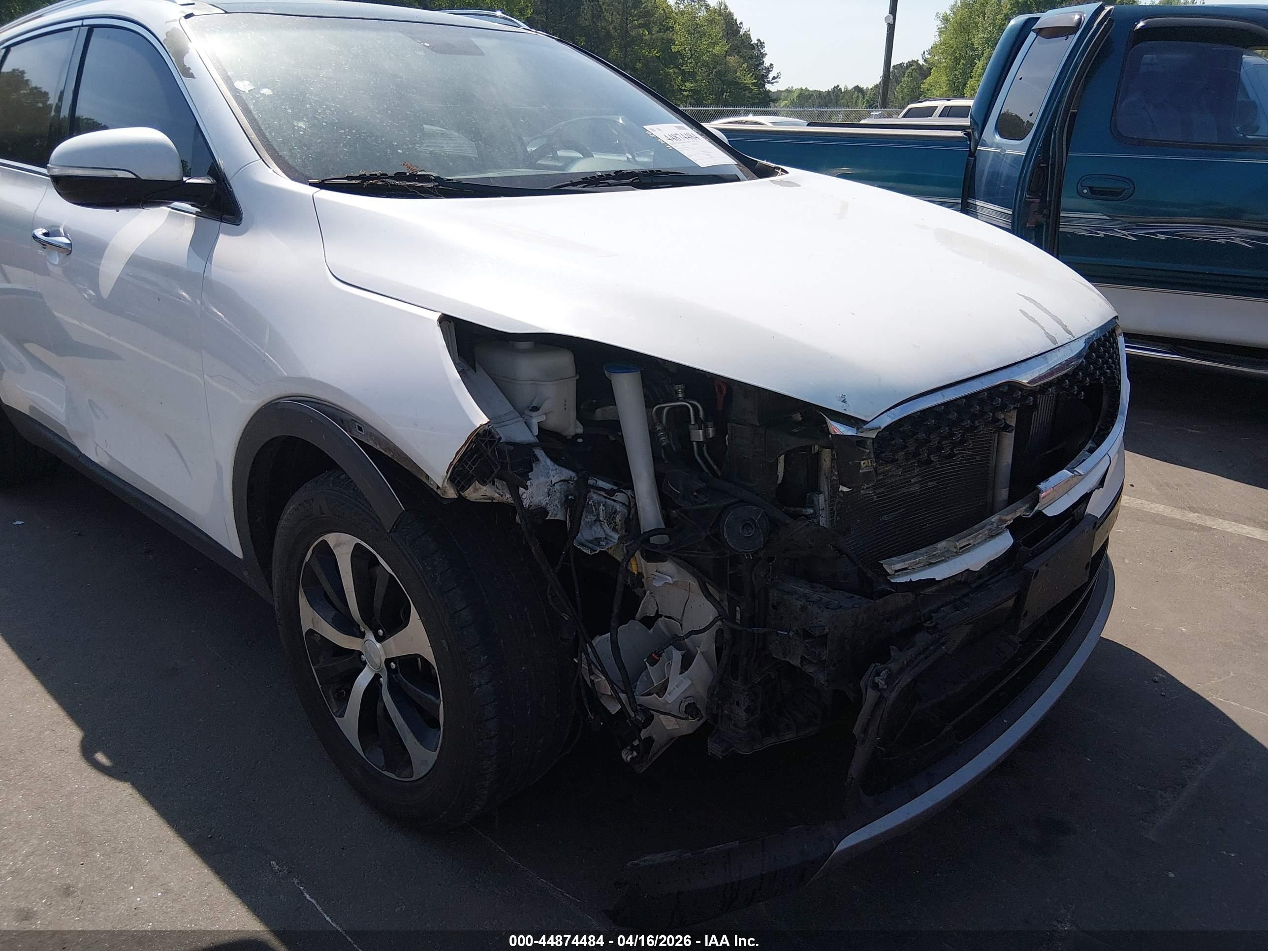 KIA SORENTO image 6