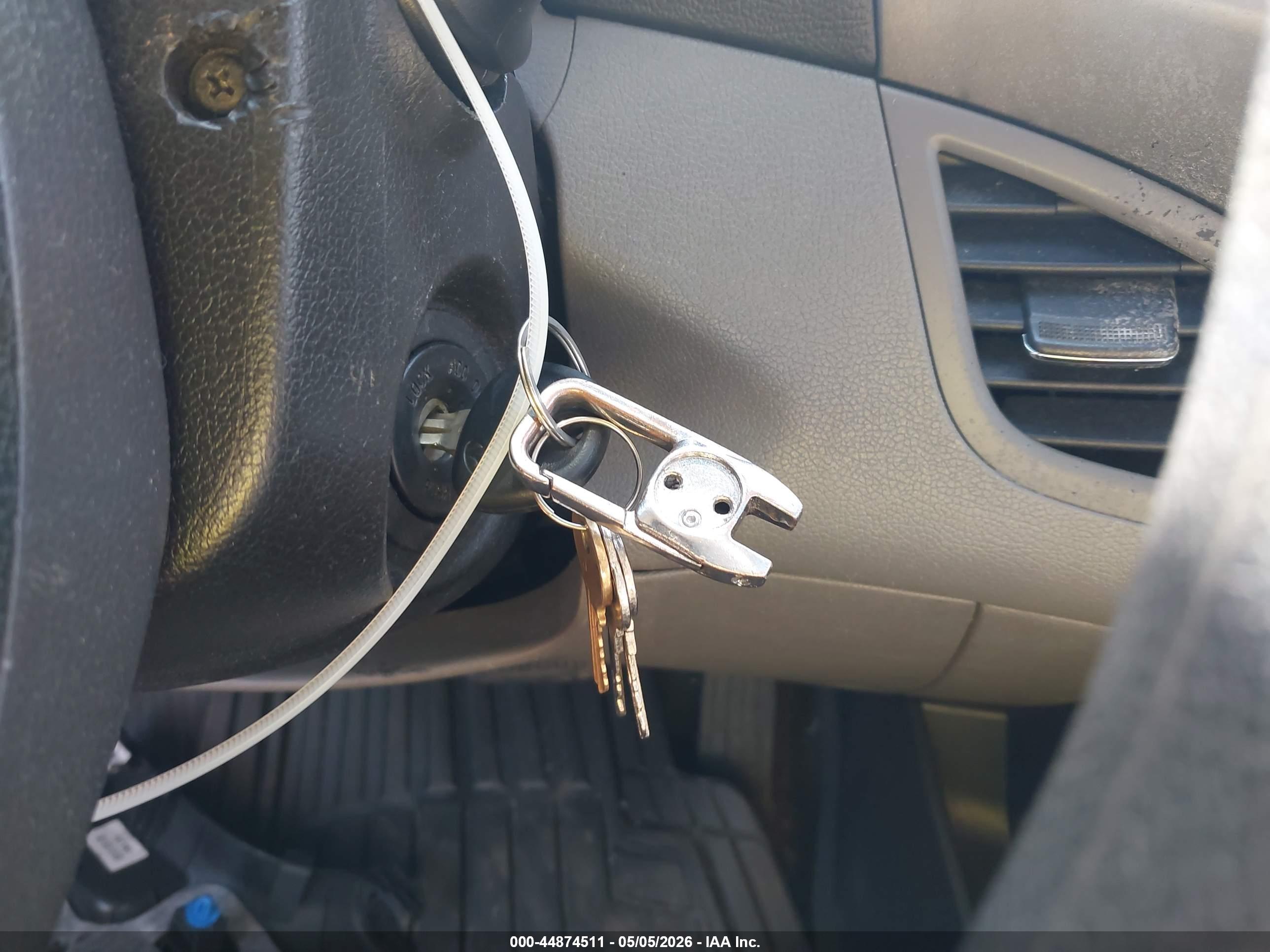 HYUNDAI ELANTRA image 11