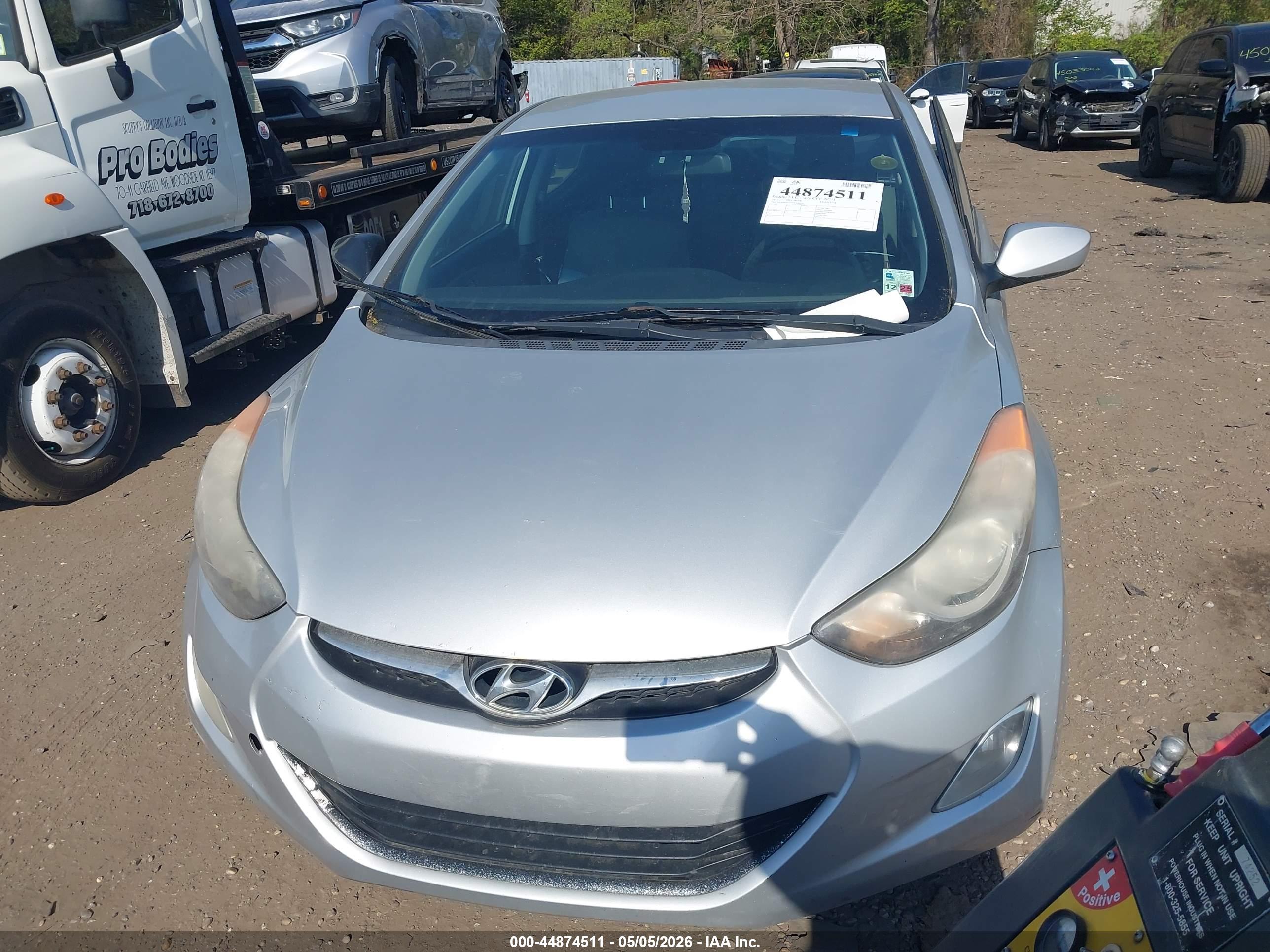 HYUNDAI ELANTRA image 6