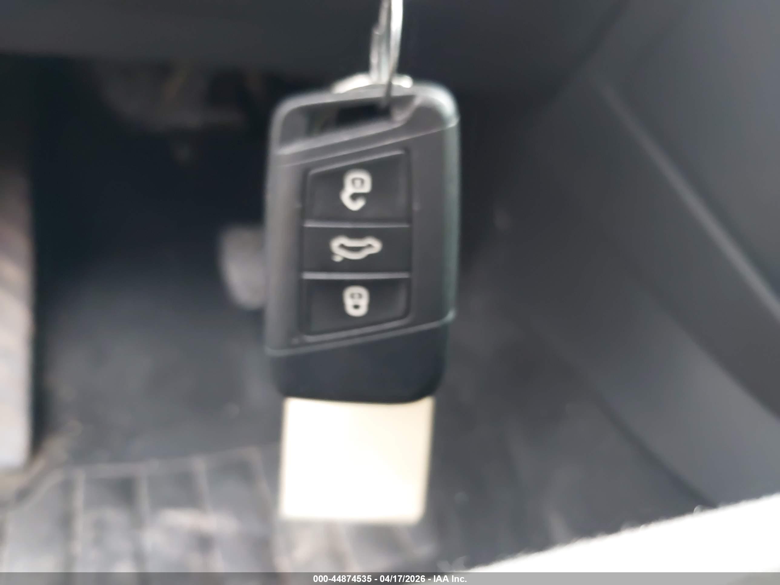 VOLKSWAGEN TAOS image 11