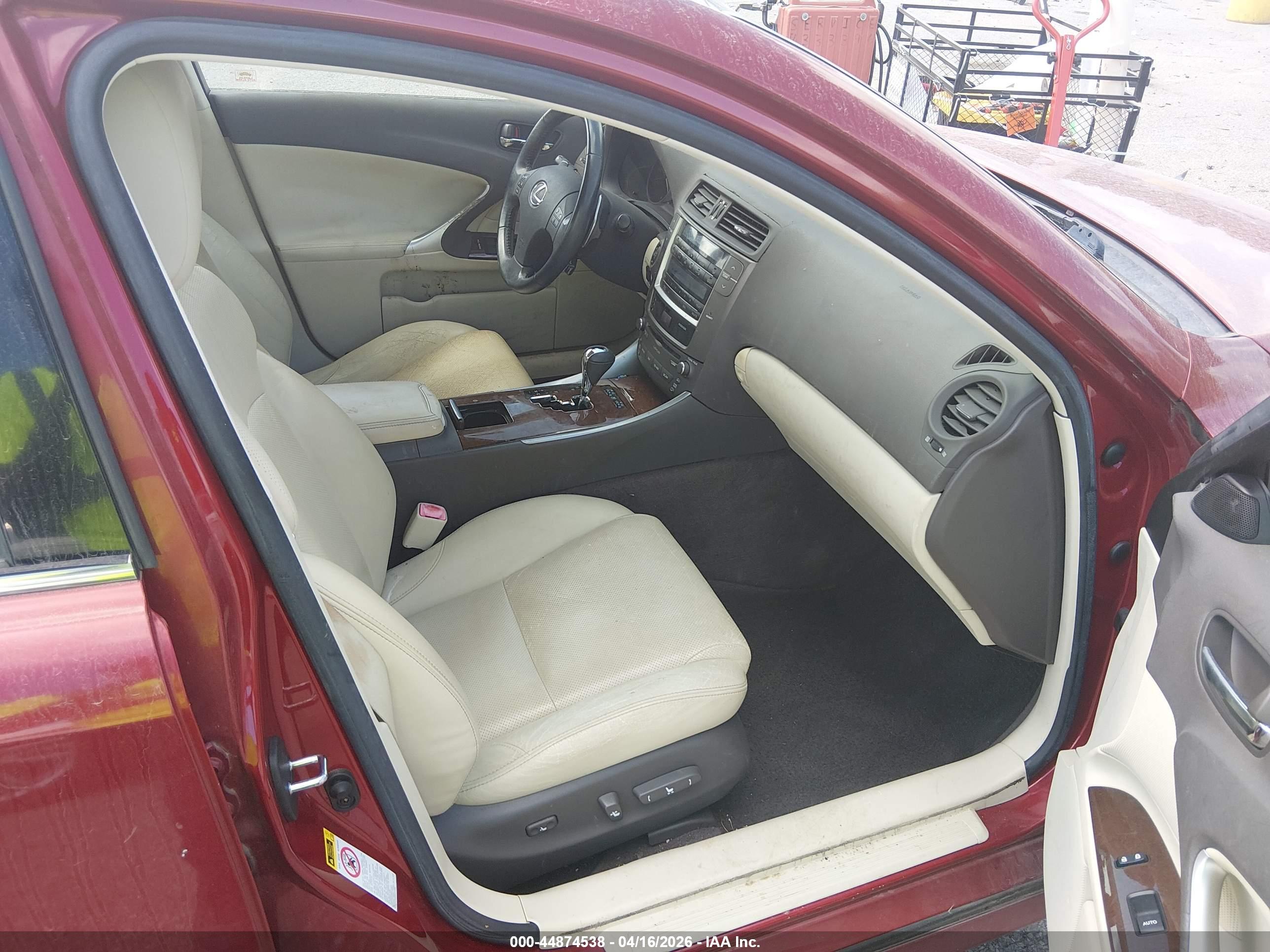 LEXUS IS image 5