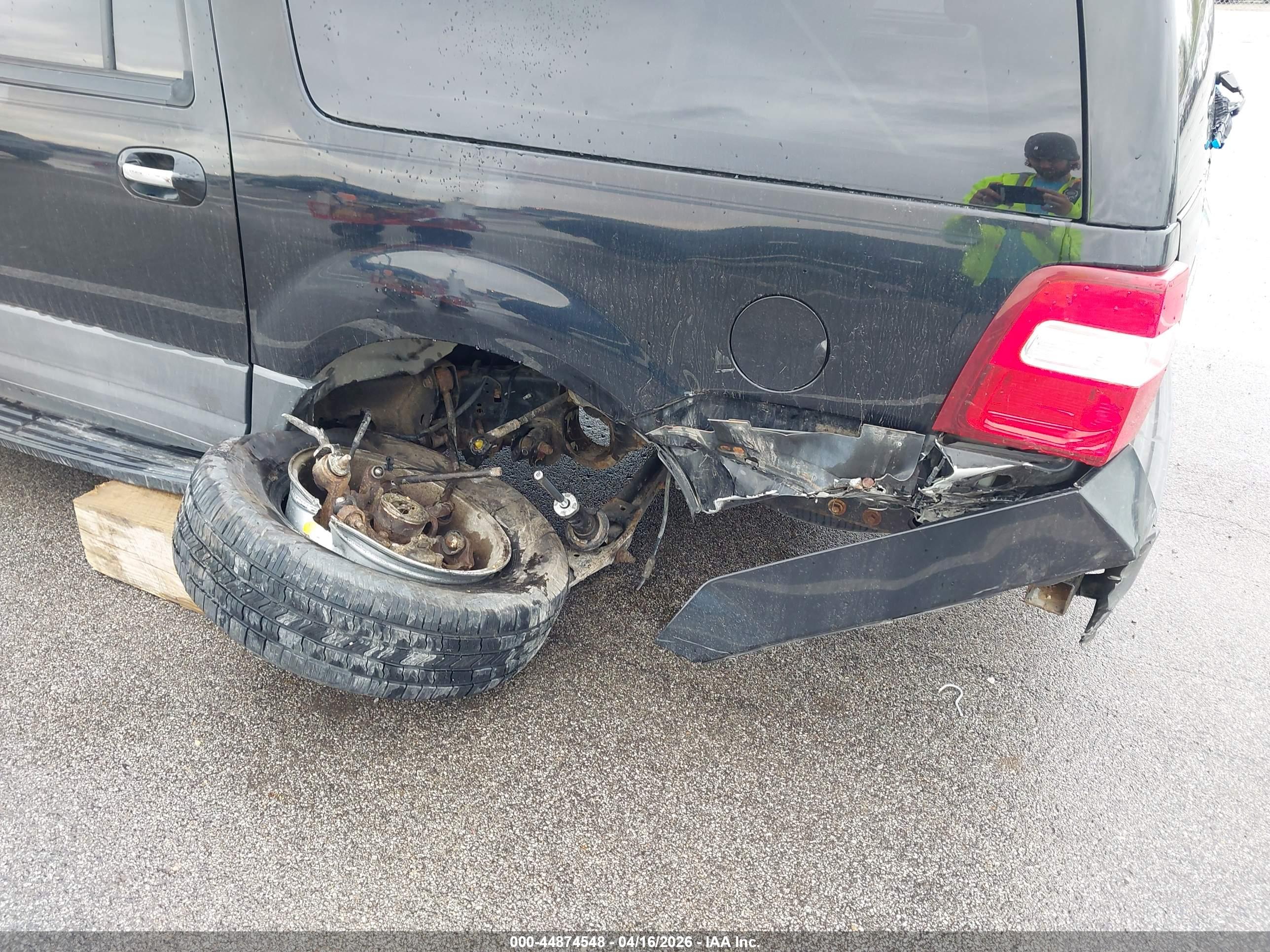 FORD EXPEDITION image 6