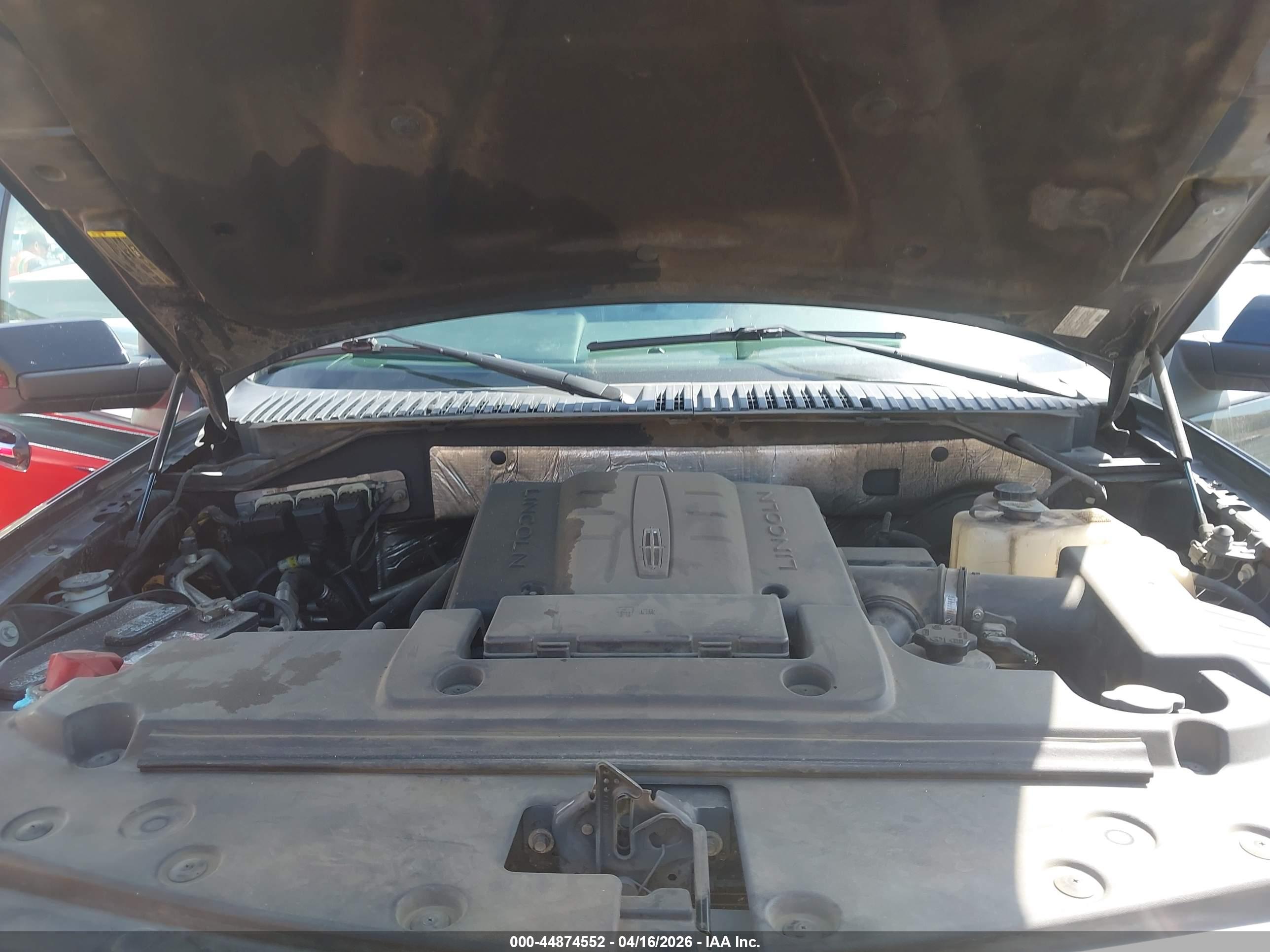 LINCOLN NAVIGATOR image 10