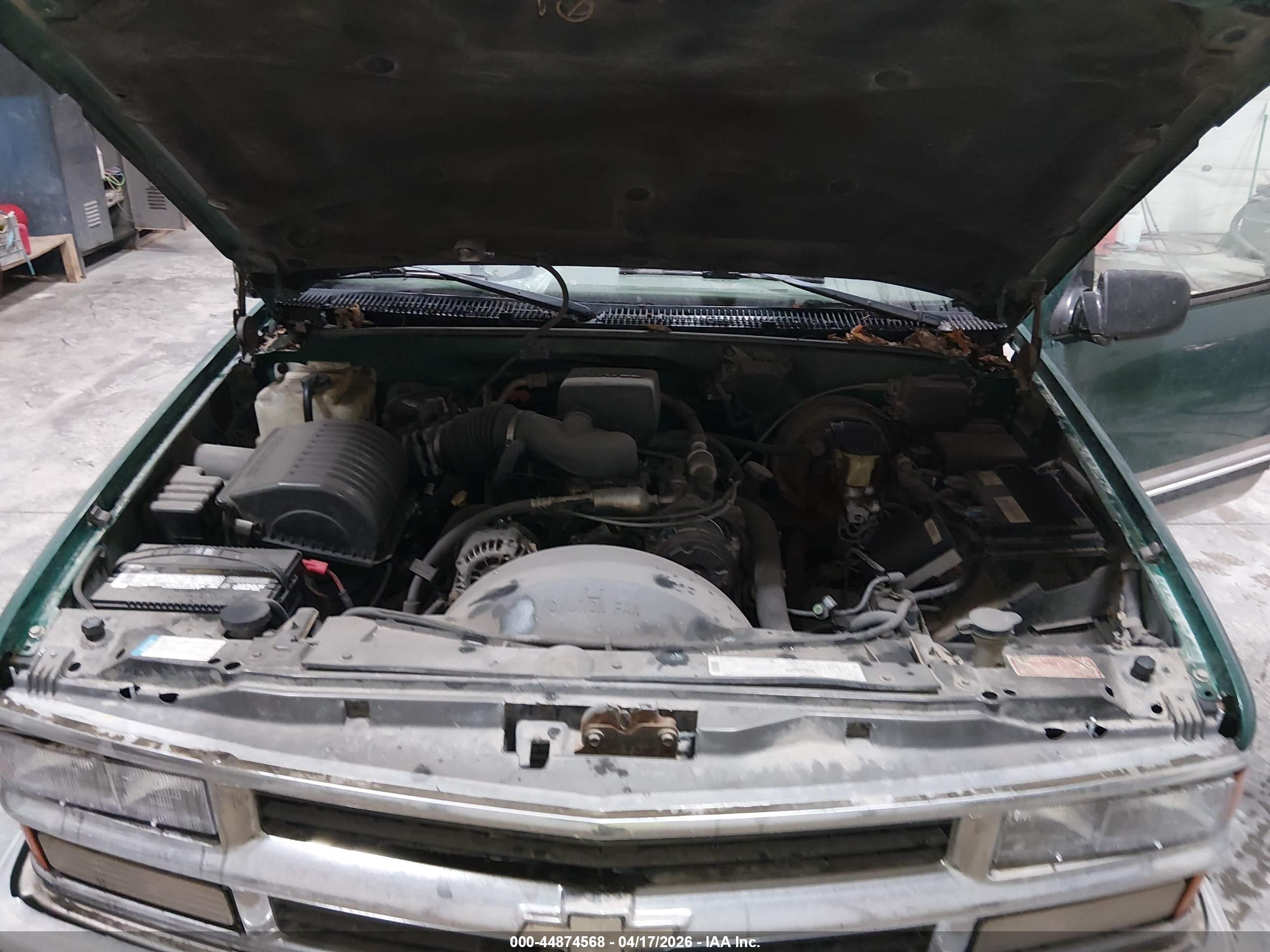 CHEVROLET SUBURBAN image 10