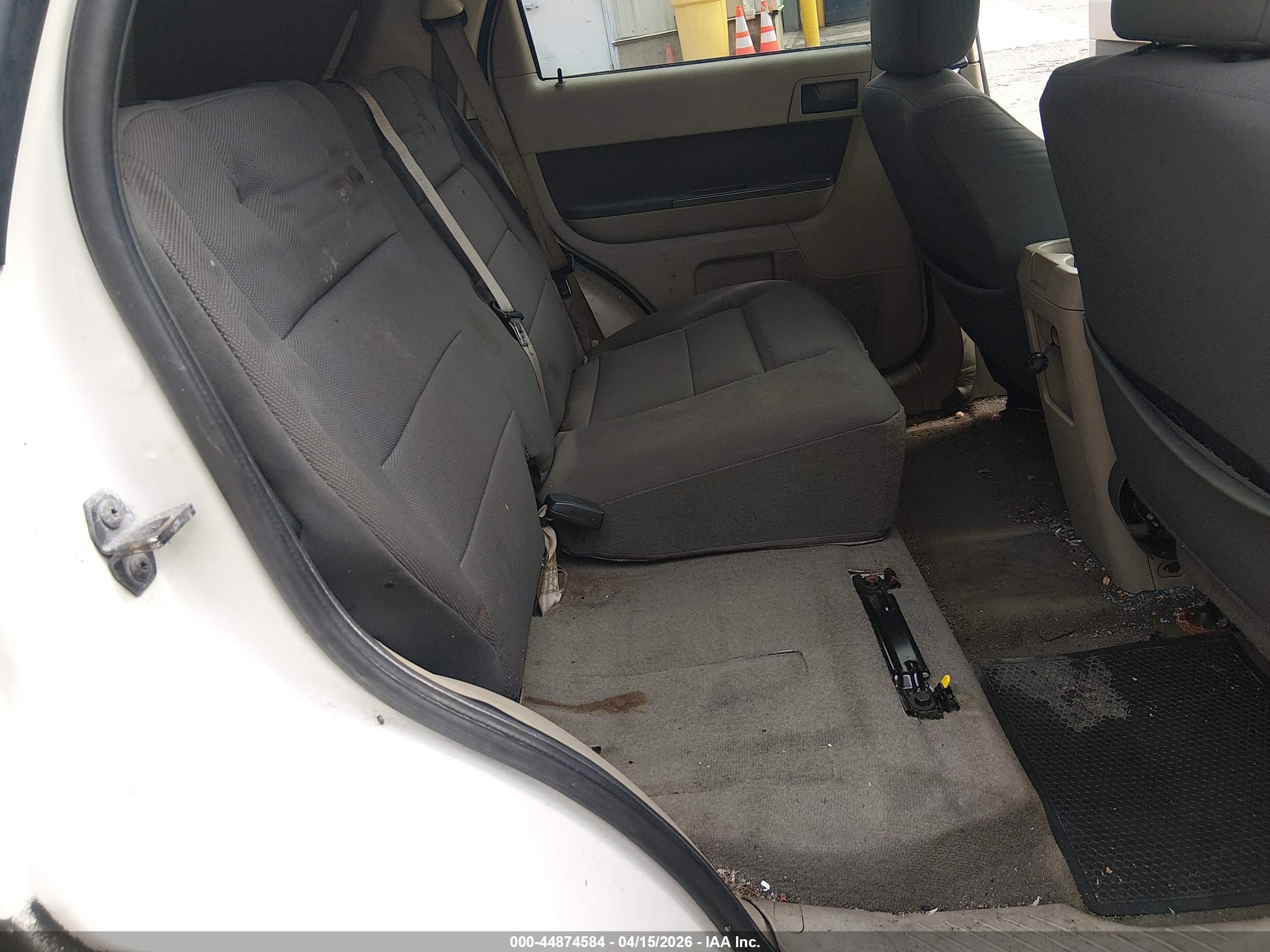 FORD ESCAPE image 8