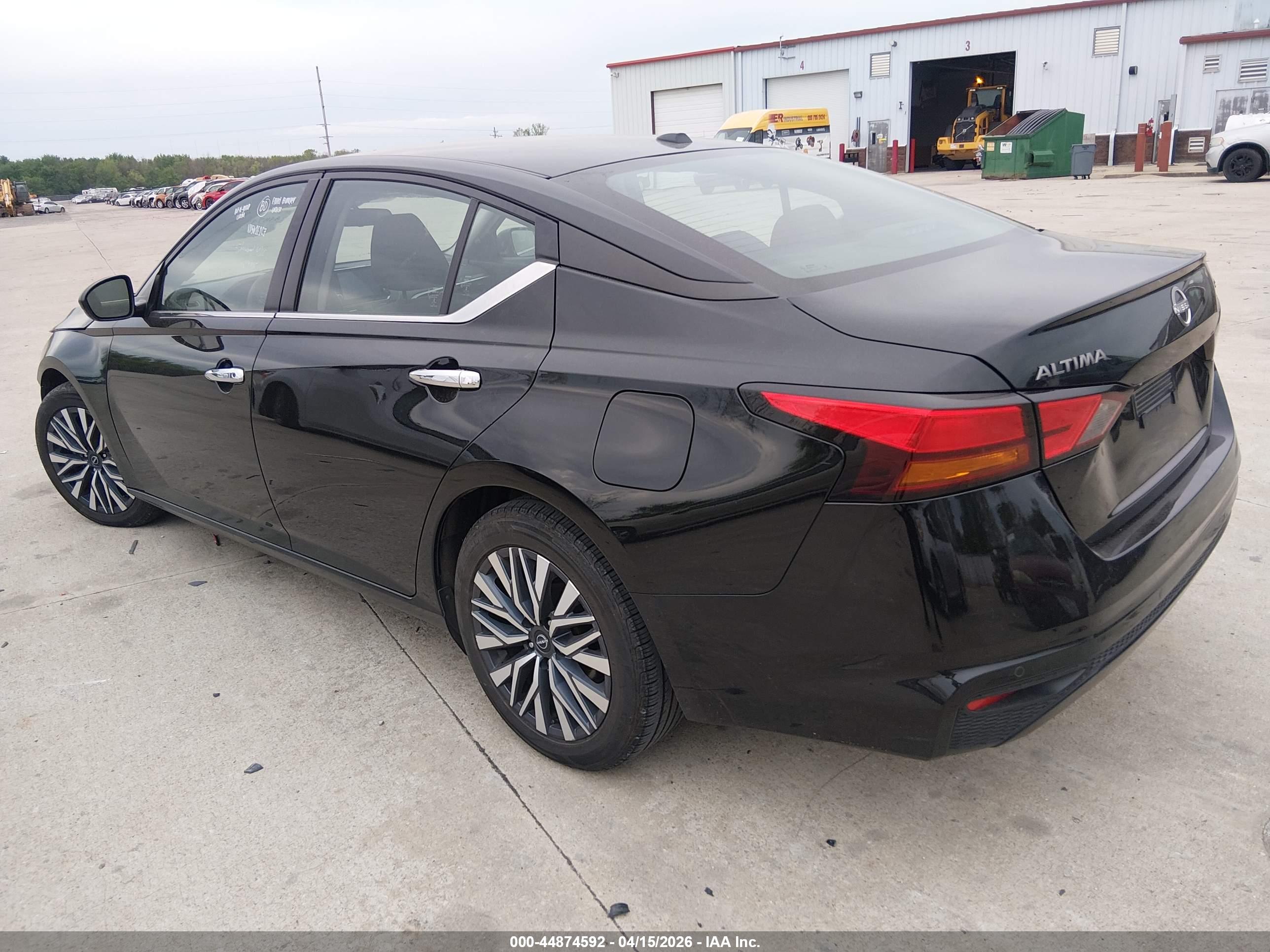NISSAN ALTIMA image 3