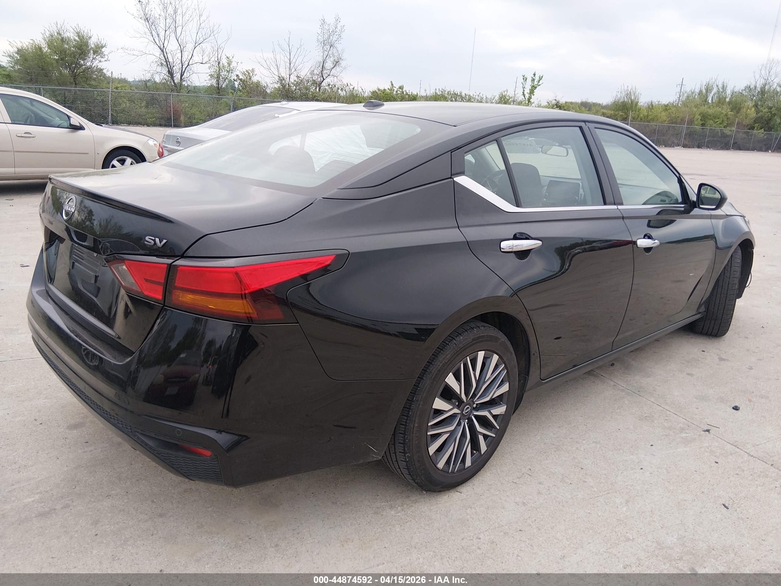 NISSAN ALTIMA image 4