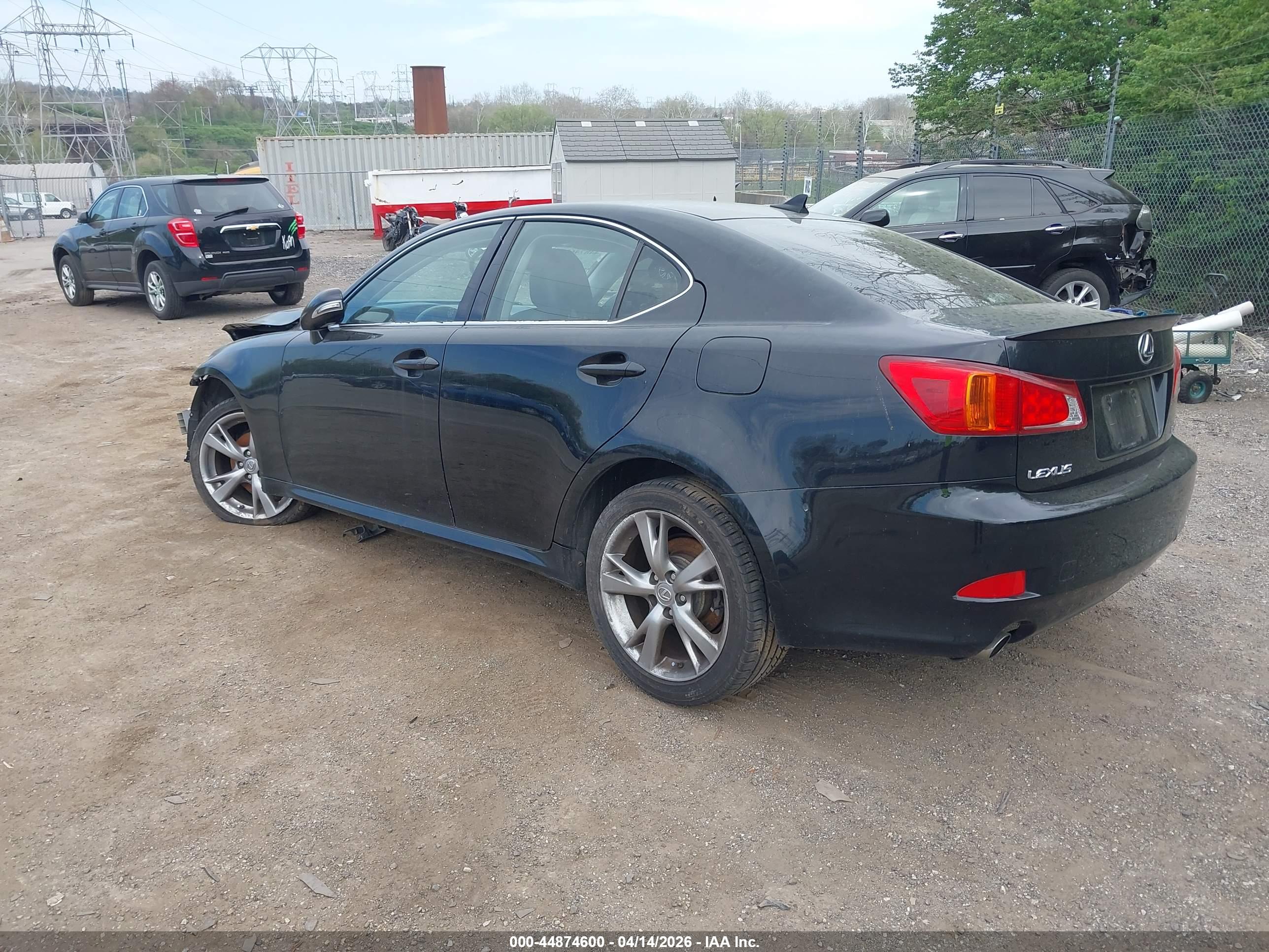 LEXUS IS image 3