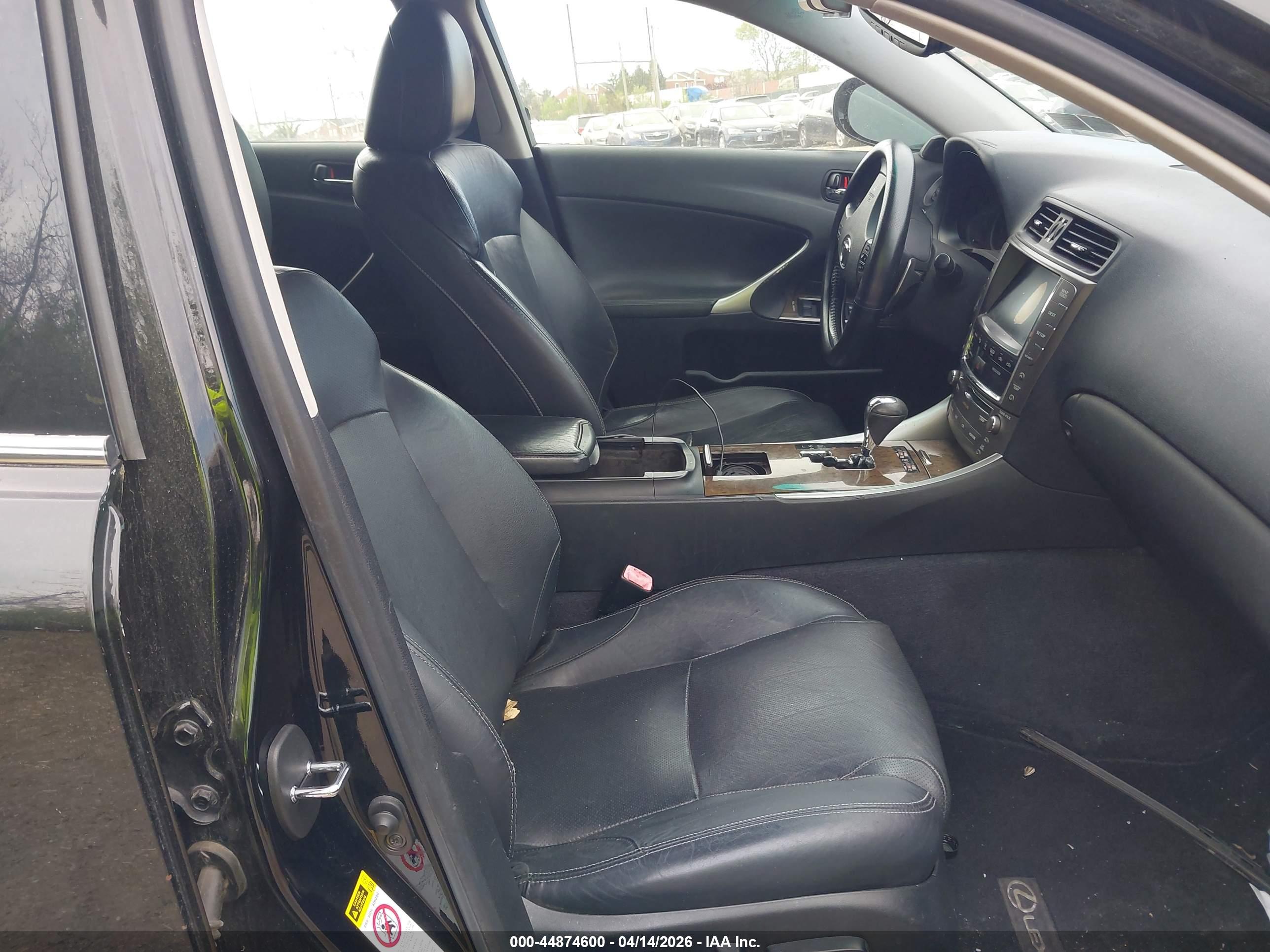 LEXUS IS image 5