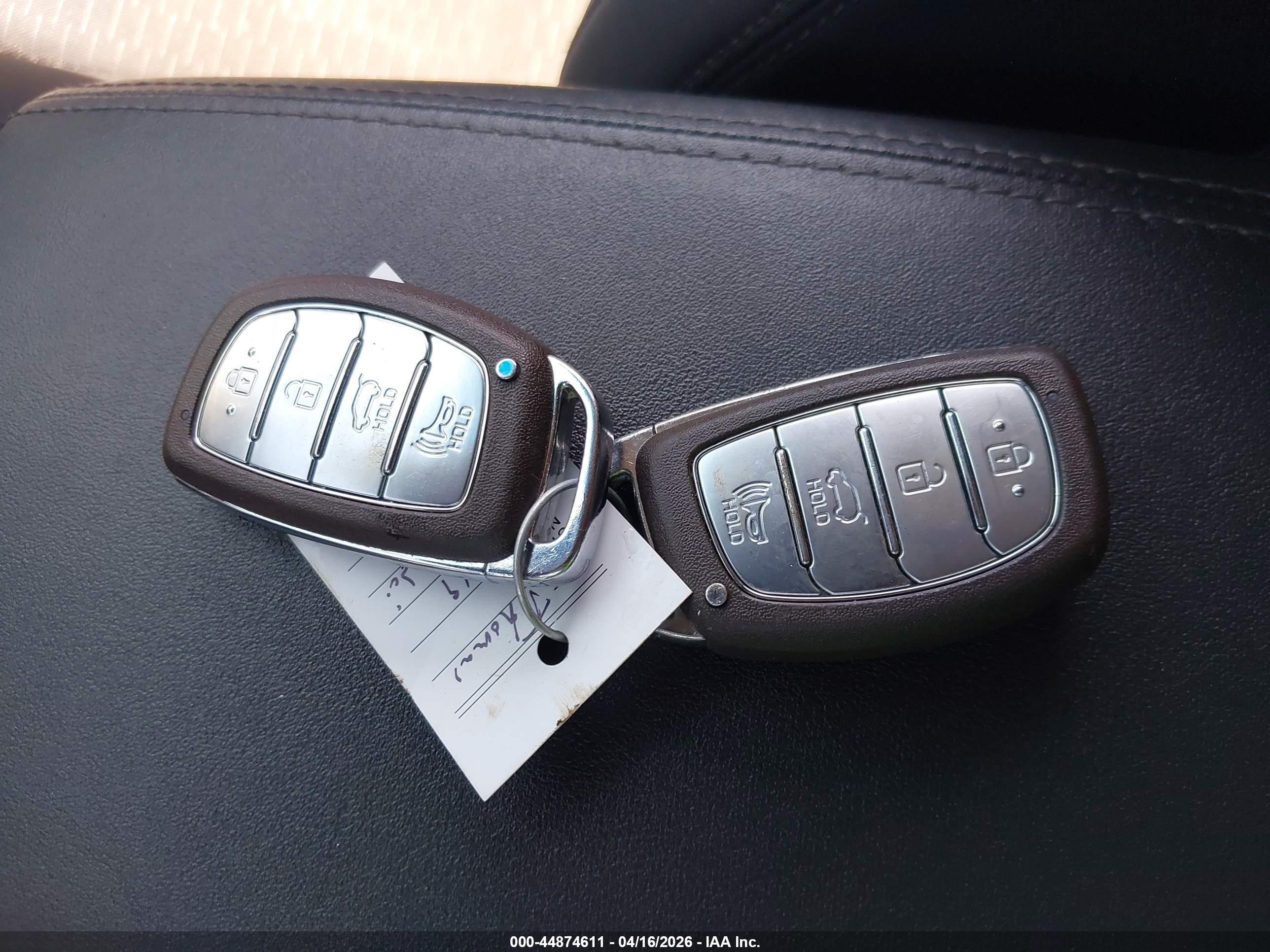 HYUNDAI TUCSON image 11