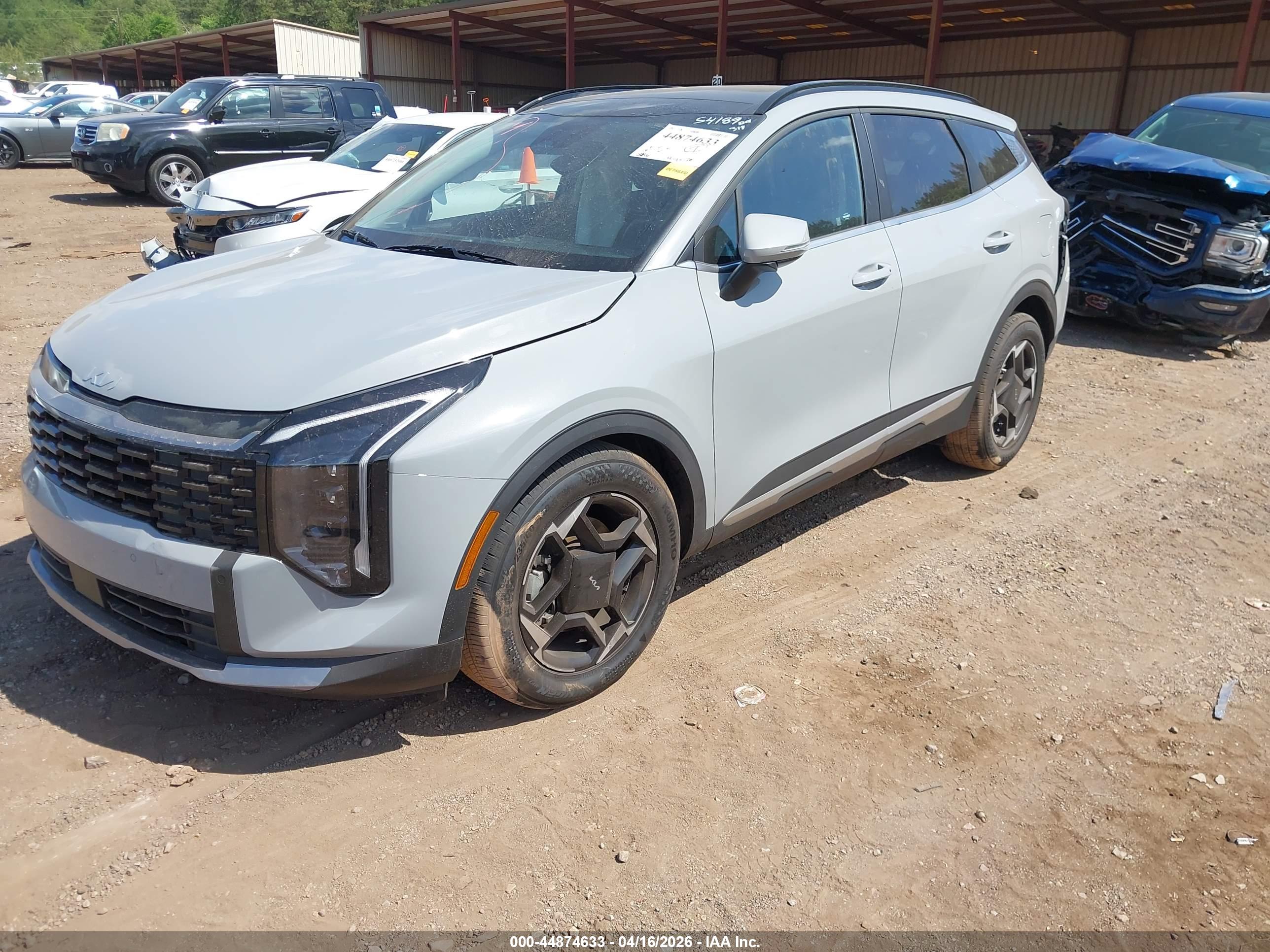 KIA SPORTAGE image 2