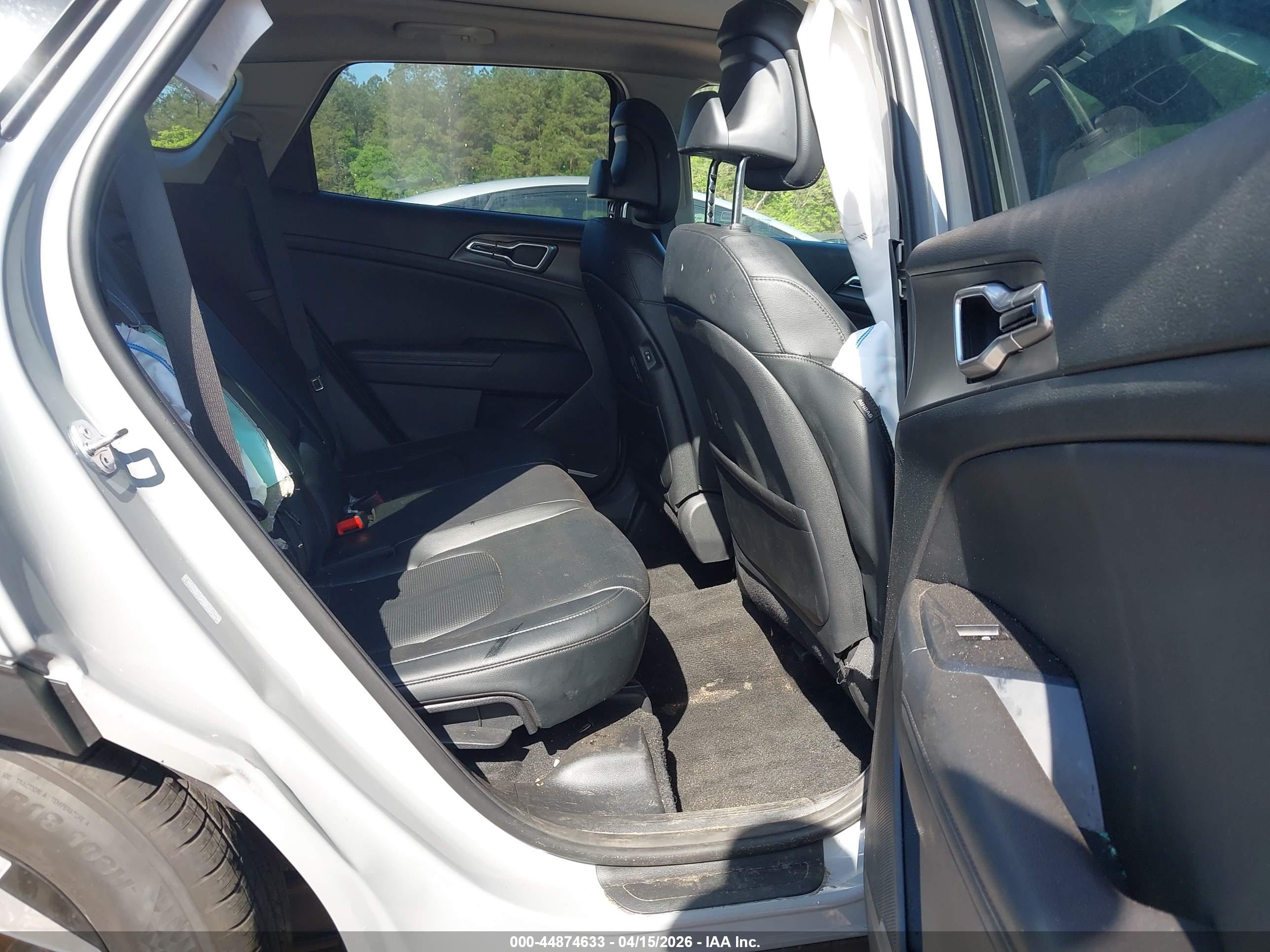 KIA SPORTAGE image 8