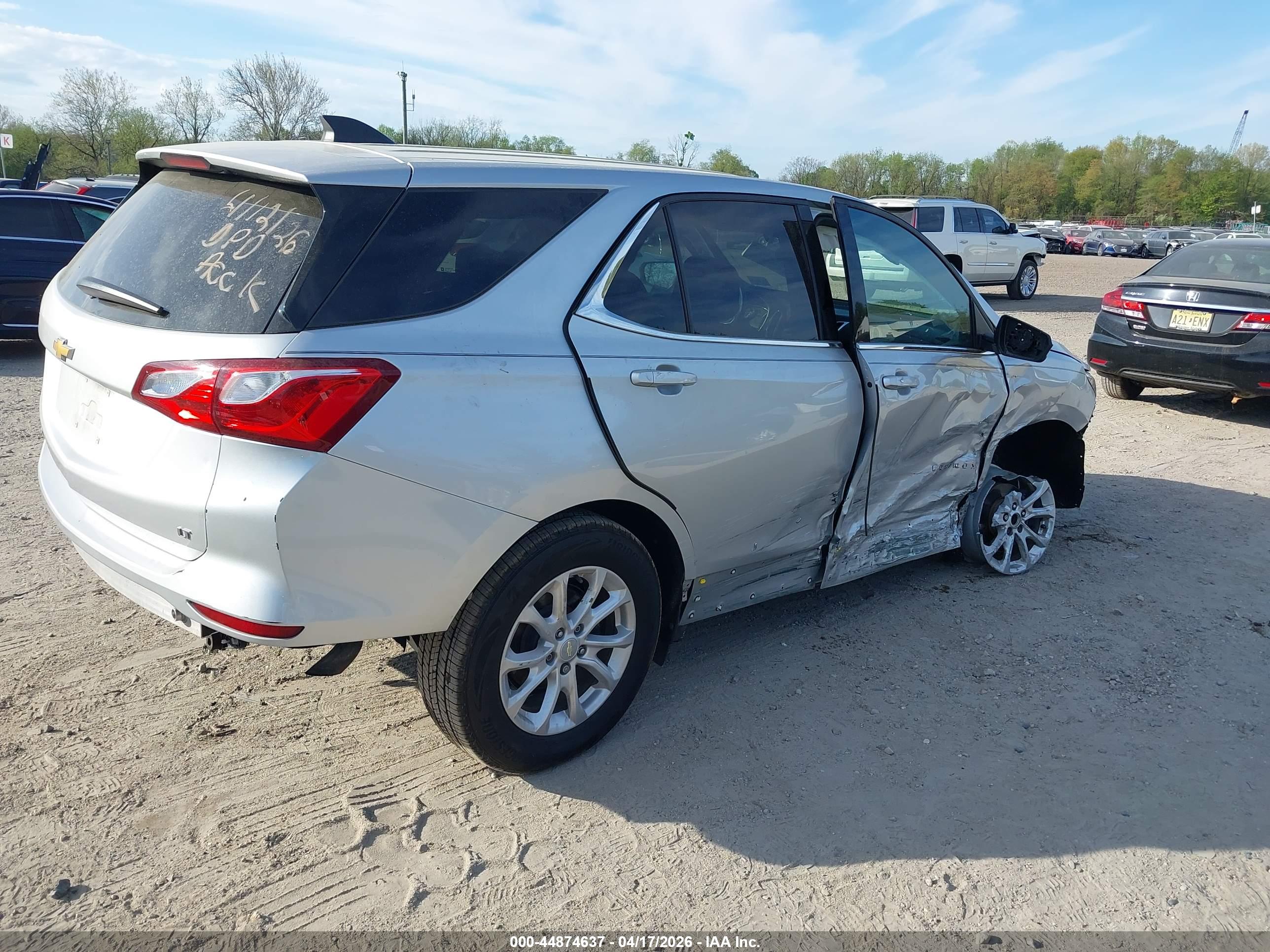 CHEVROLET EQUINOX image 4