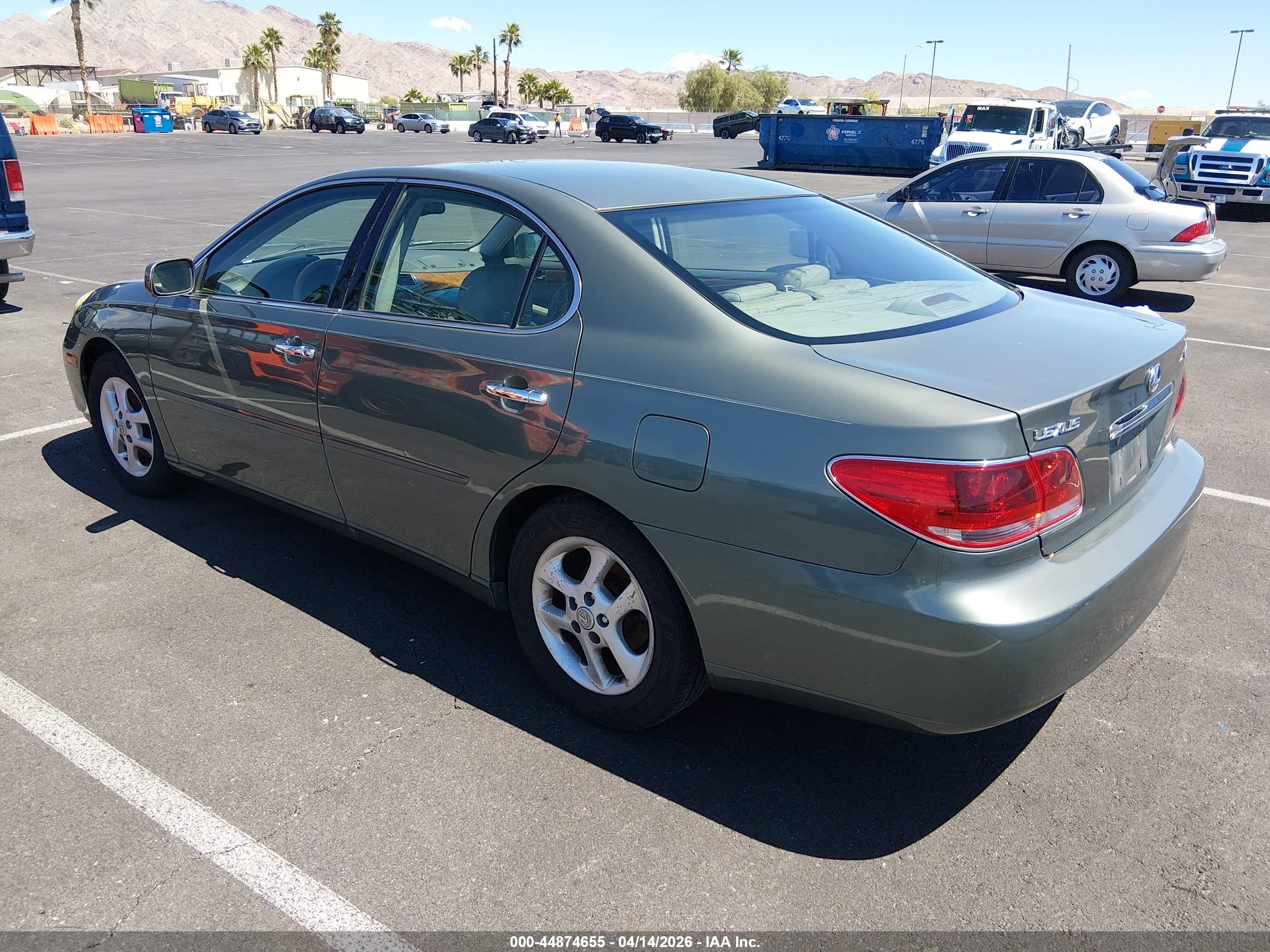 LEXUS ES image 3
