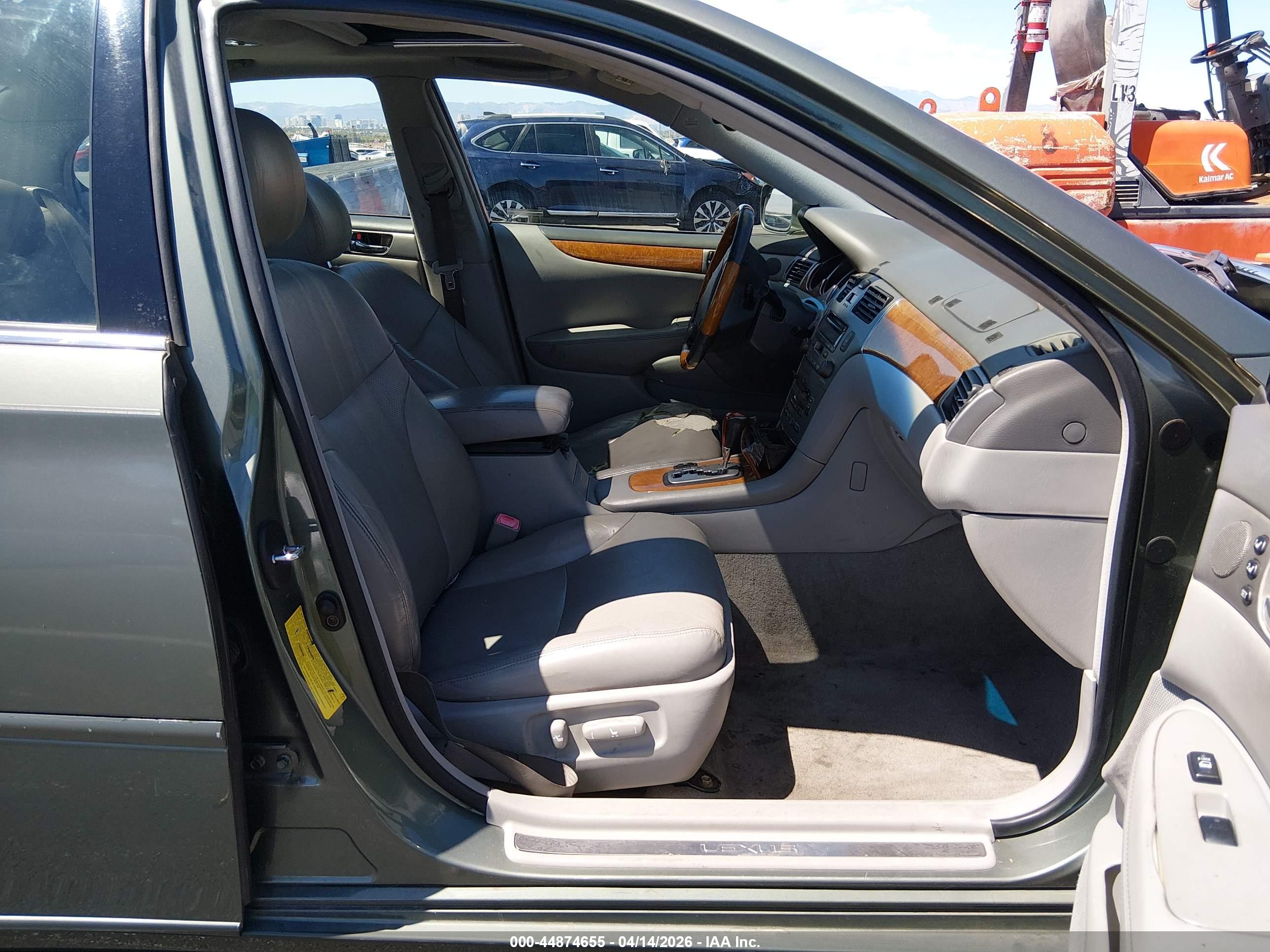 LEXUS ES image 5