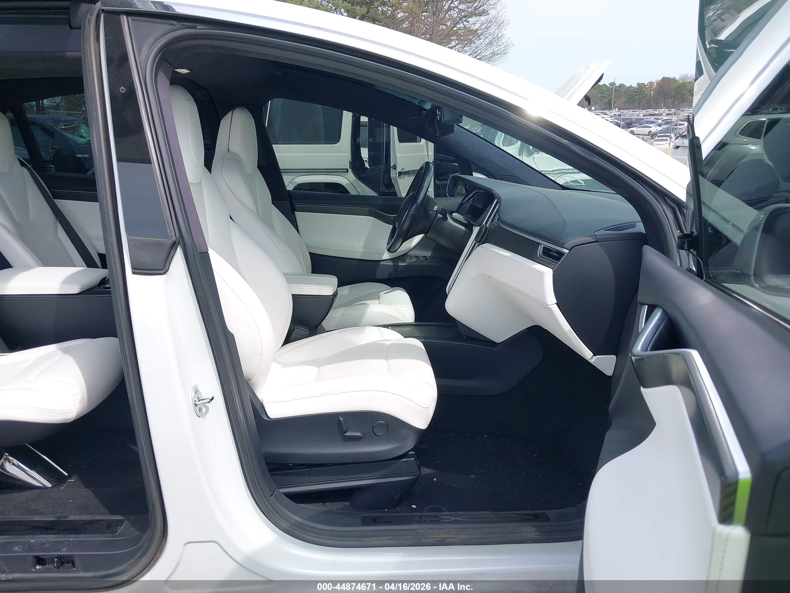 TESLA MODEL image 5