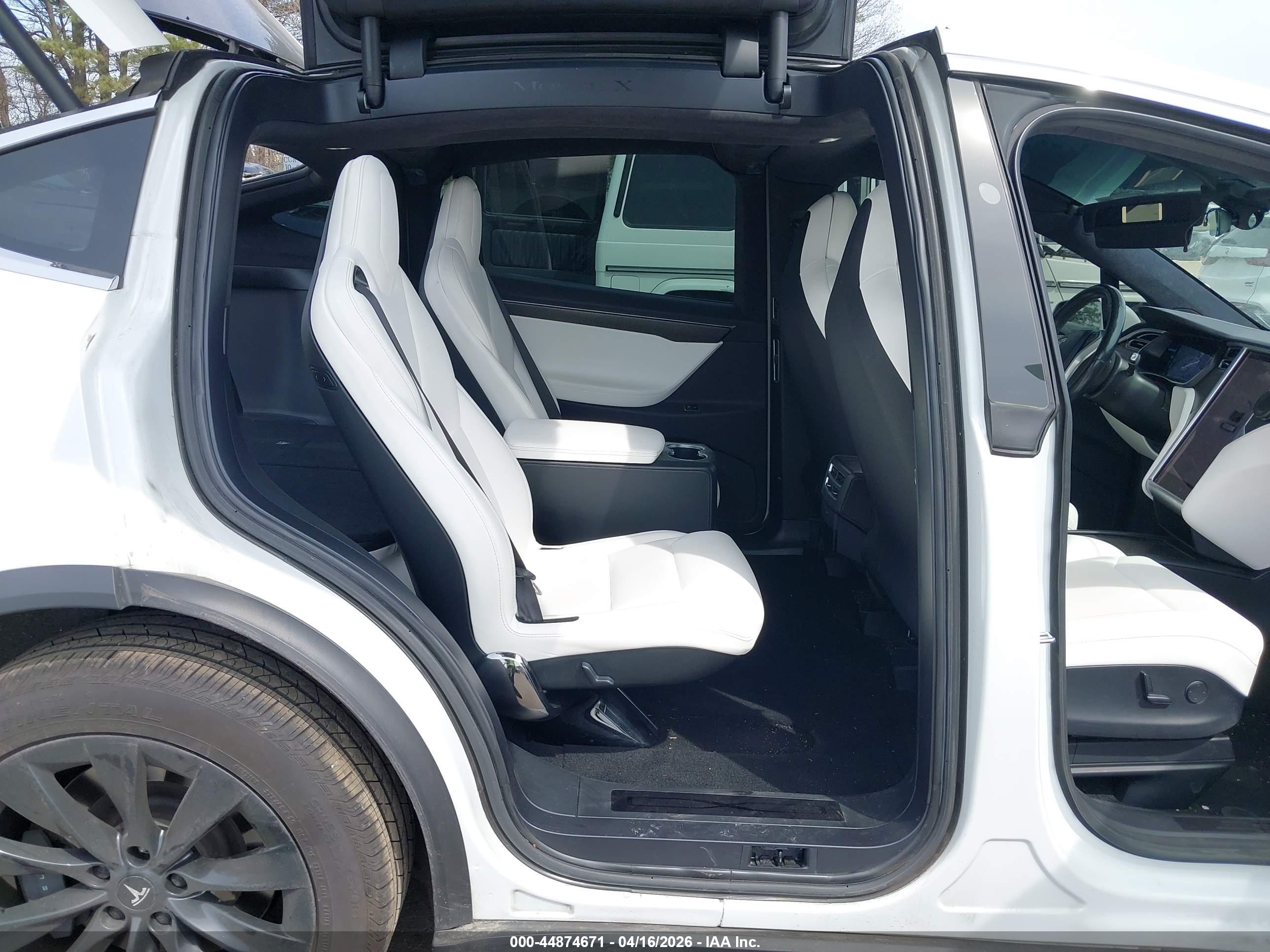 TESLA MODEL image 8