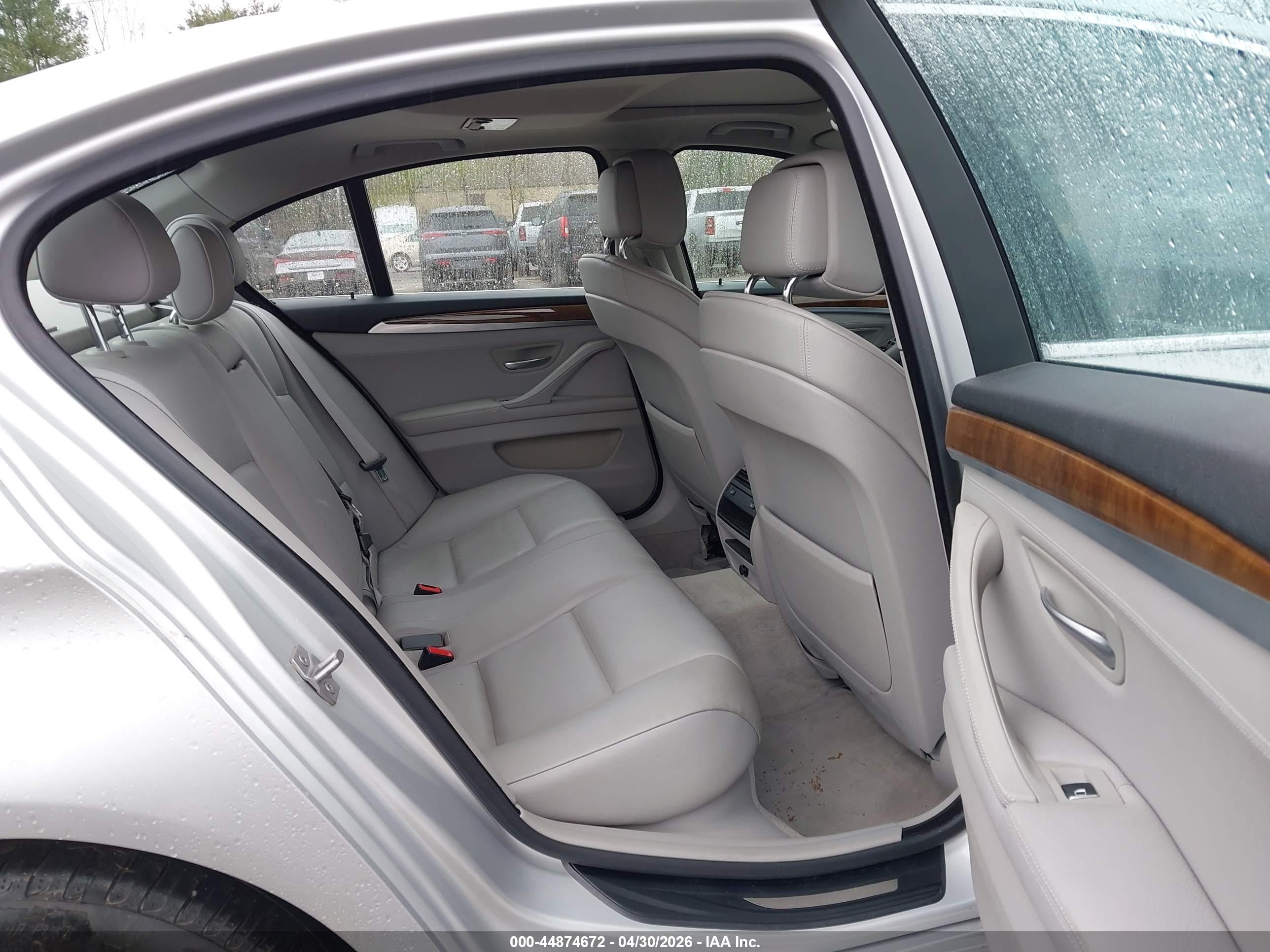 BMW 535I image 8