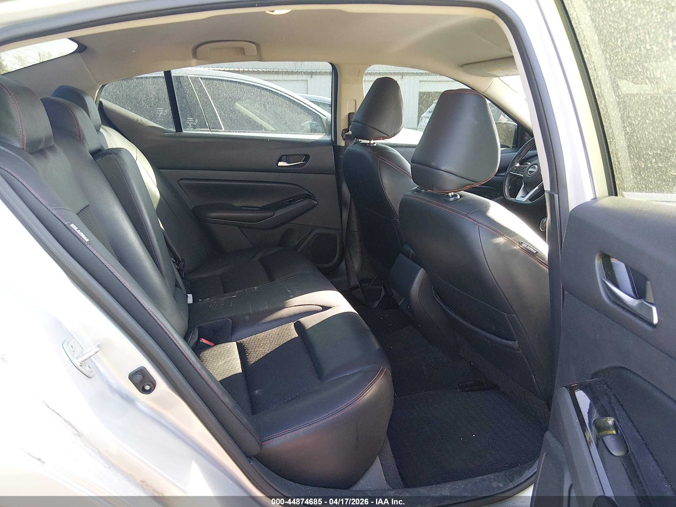 NISSAN ALTIMA image 8