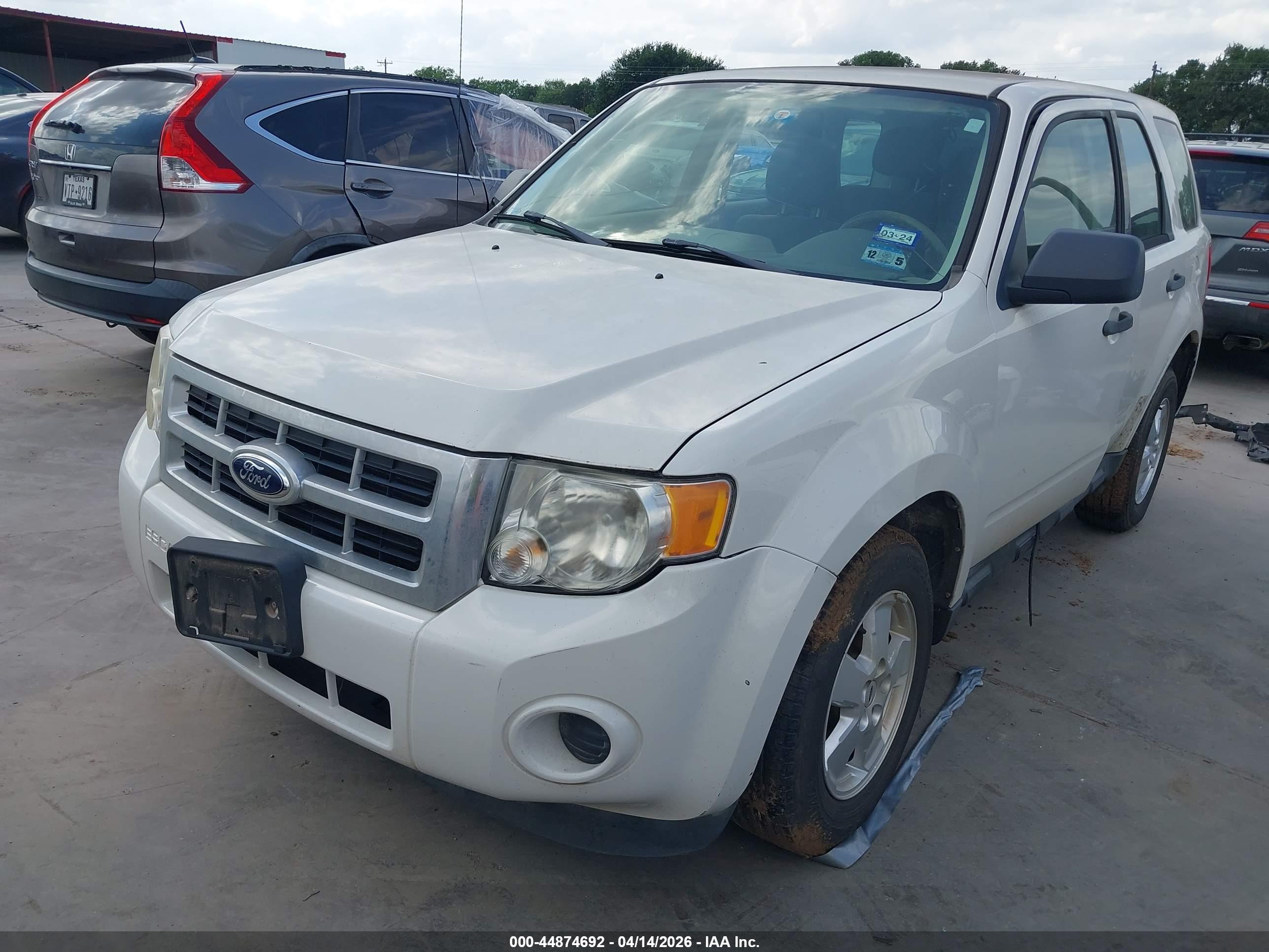 FORD ESCAPE image 2