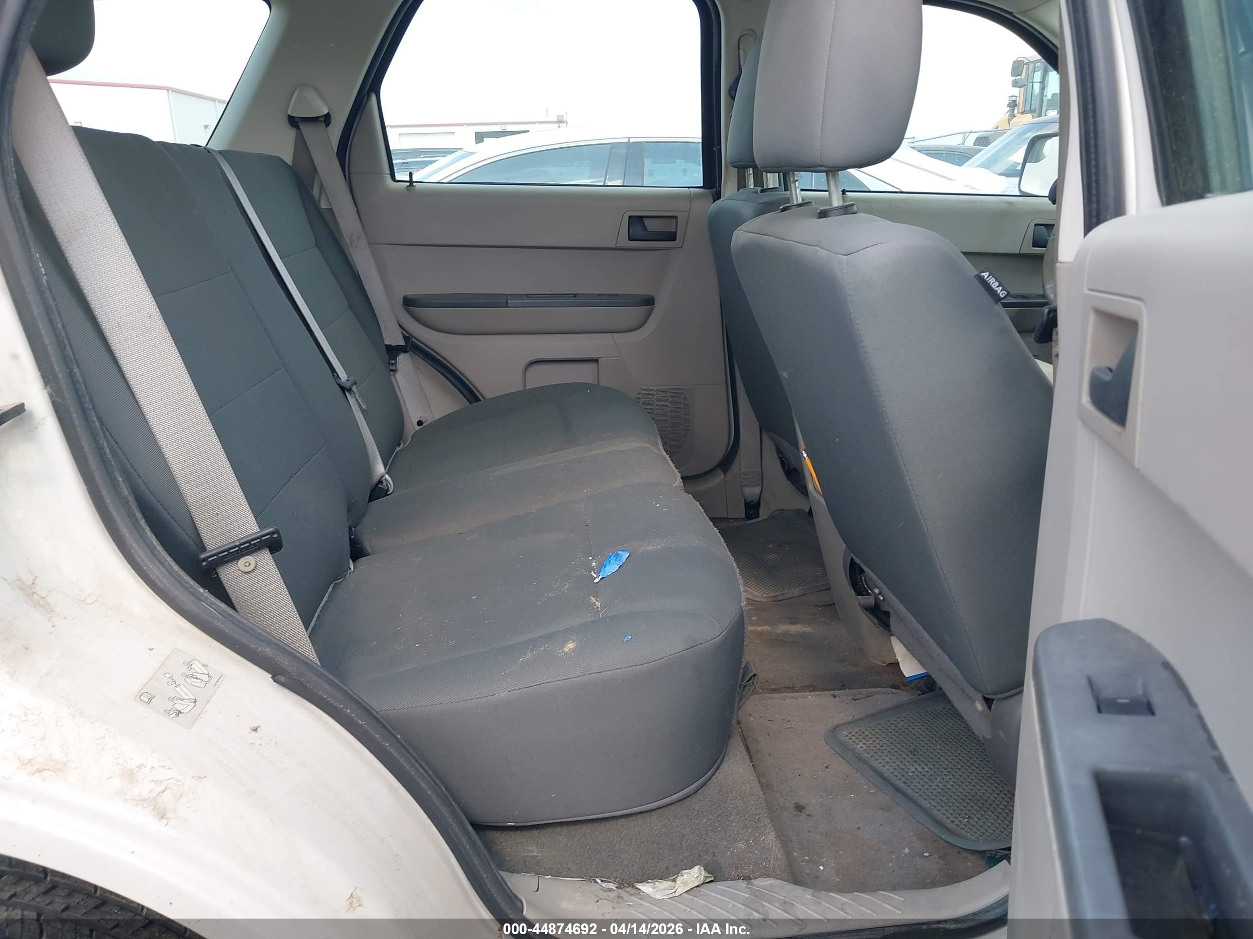 FORD ESCAPE image 8