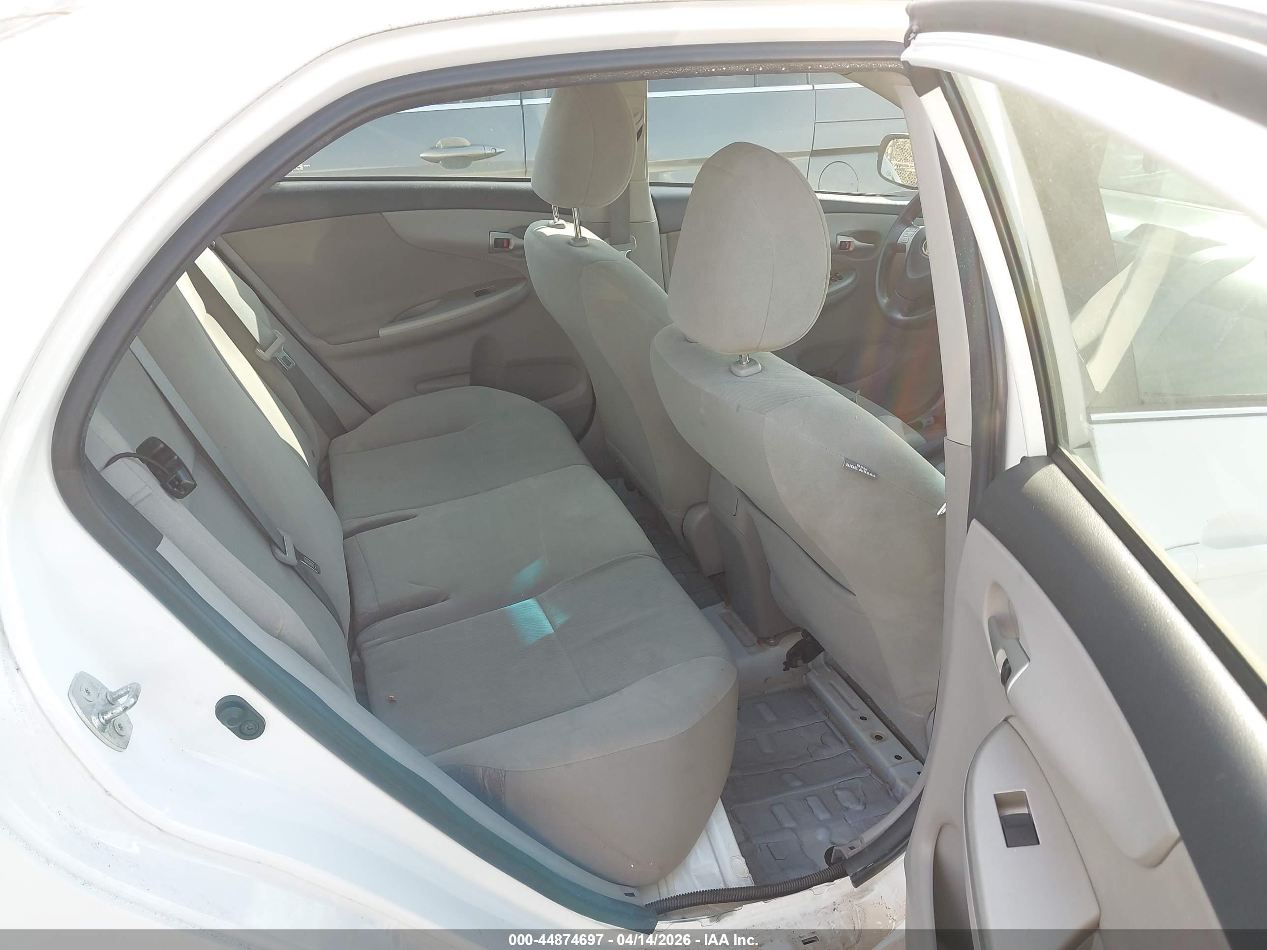TOYOTA COROLLA image 8