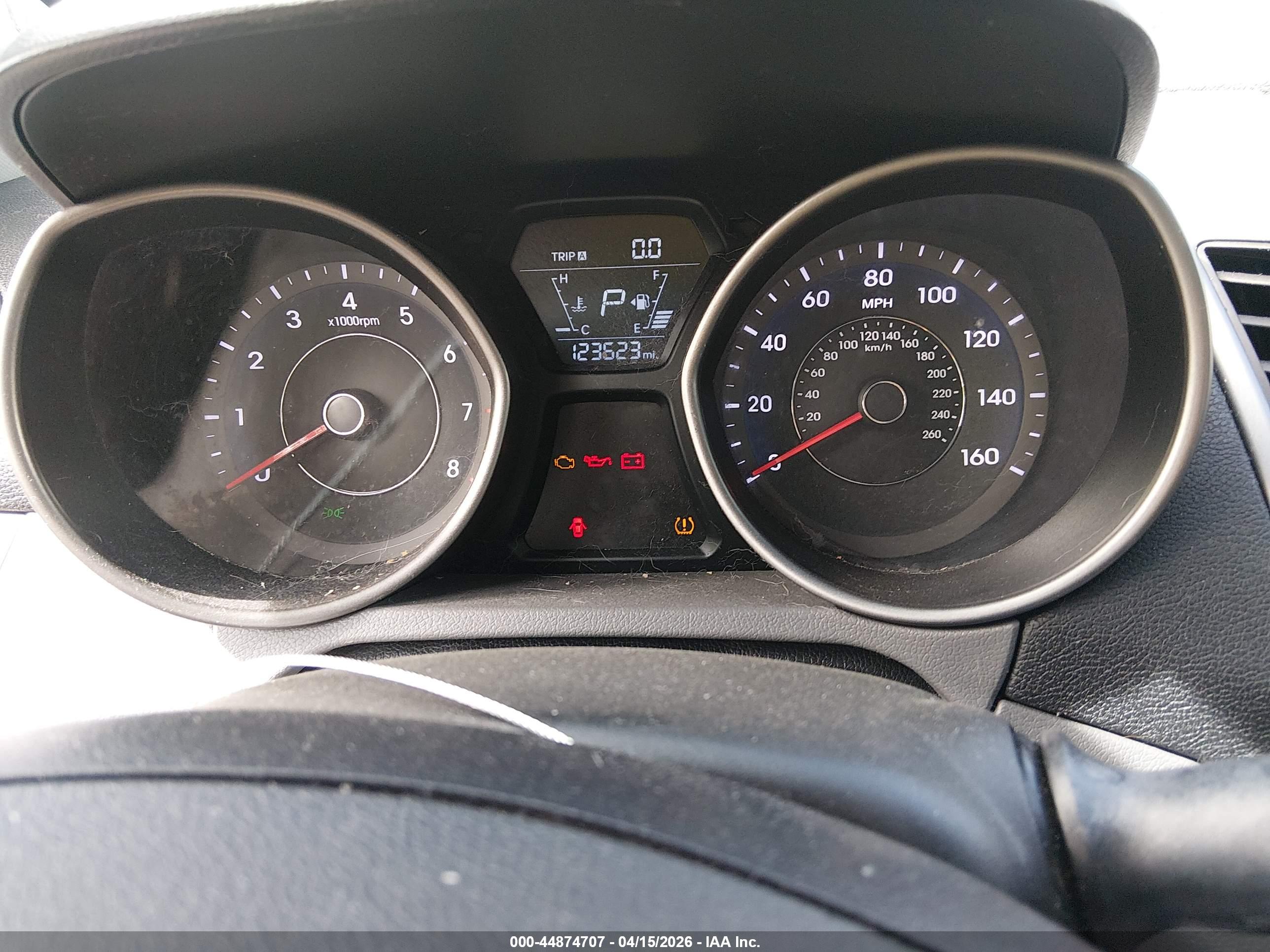 HYUNDAI ELANTRA image 7