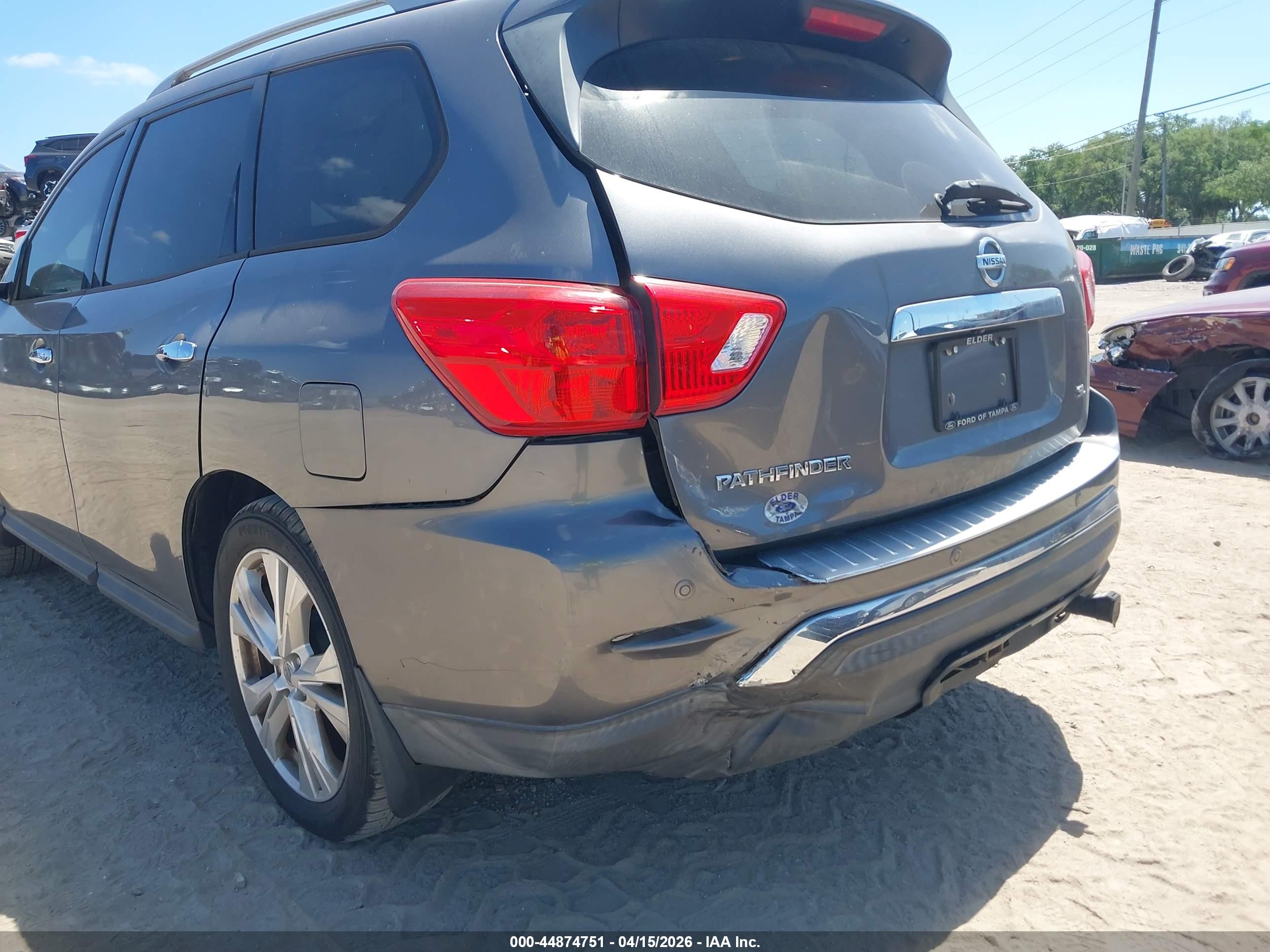 NISSAN PATHFINDER image 6