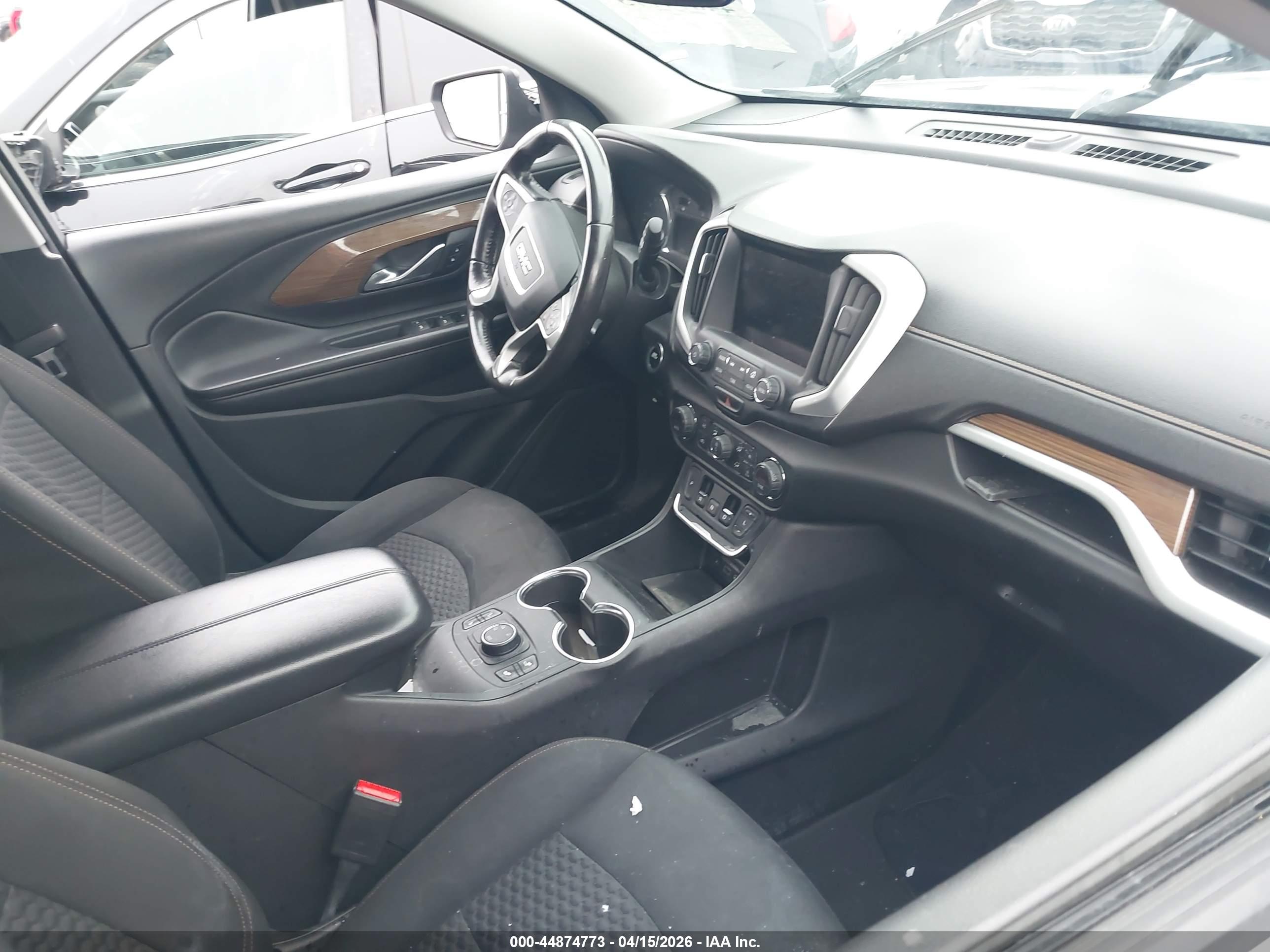 GMC TERRAIN image 5