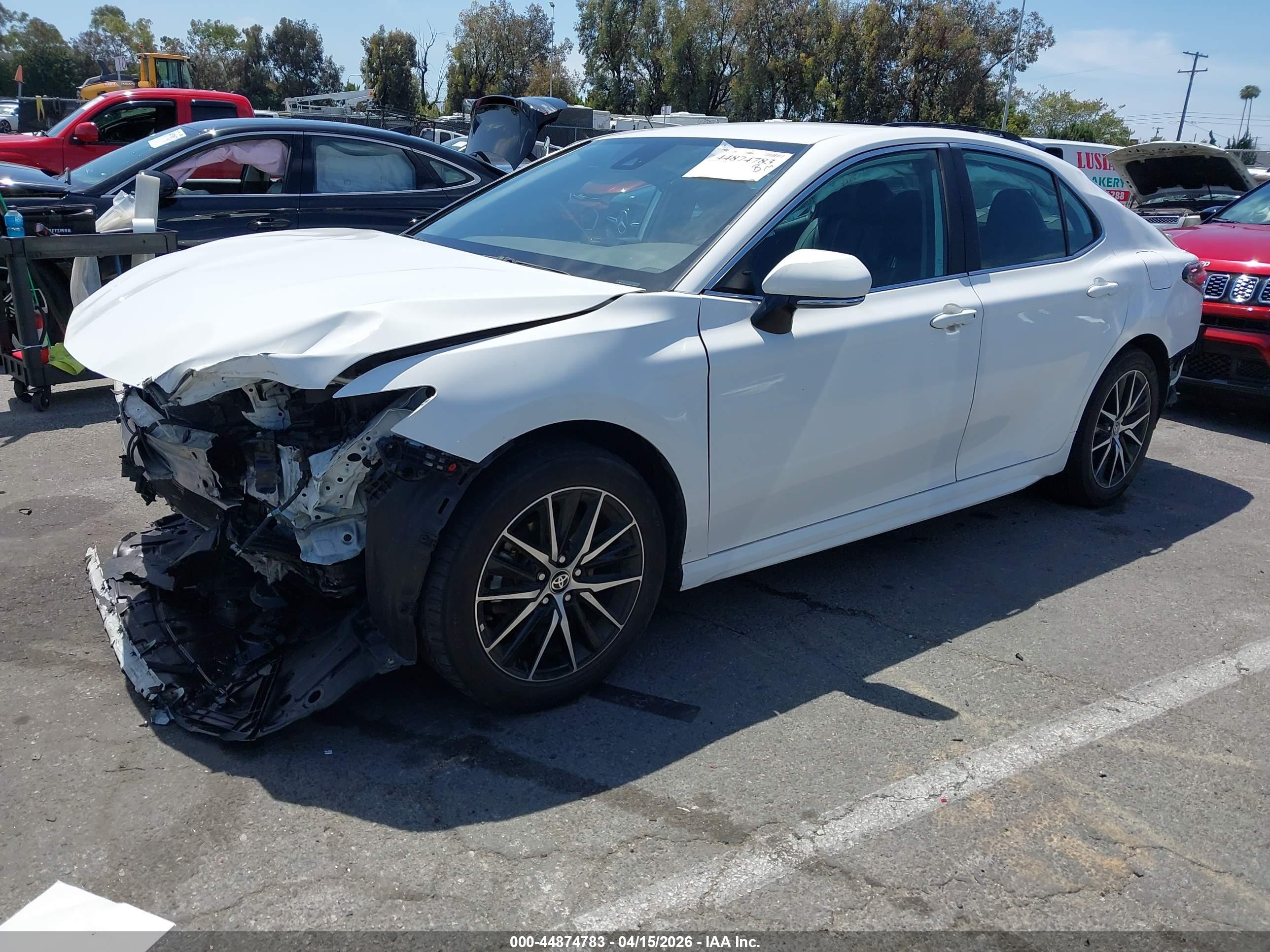 TOYOTA CAMRY image 2