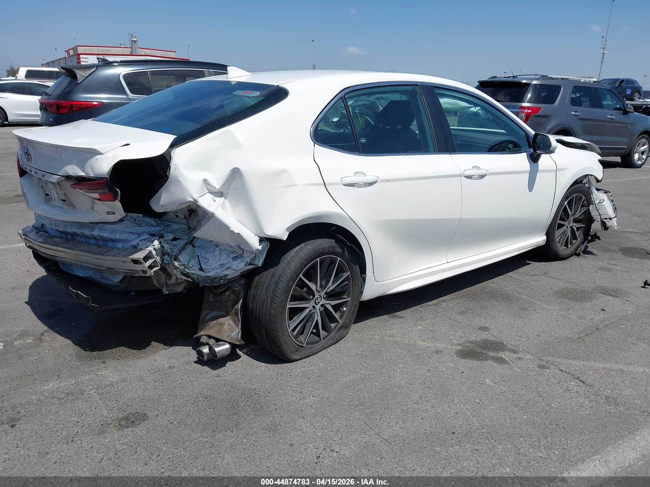 TOYOTA CAMRY image 4