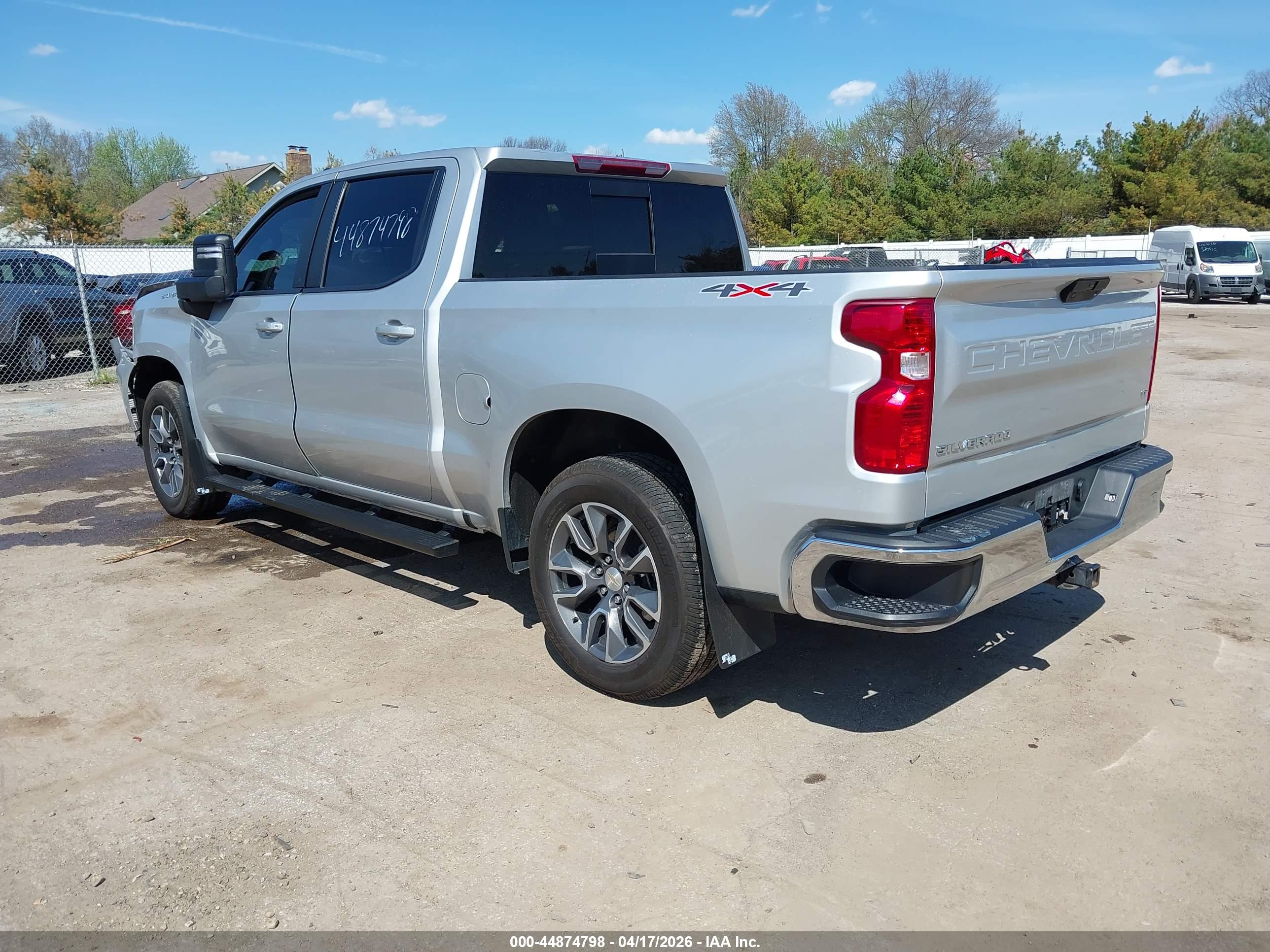 CHEVROLET SILVERADO image 3