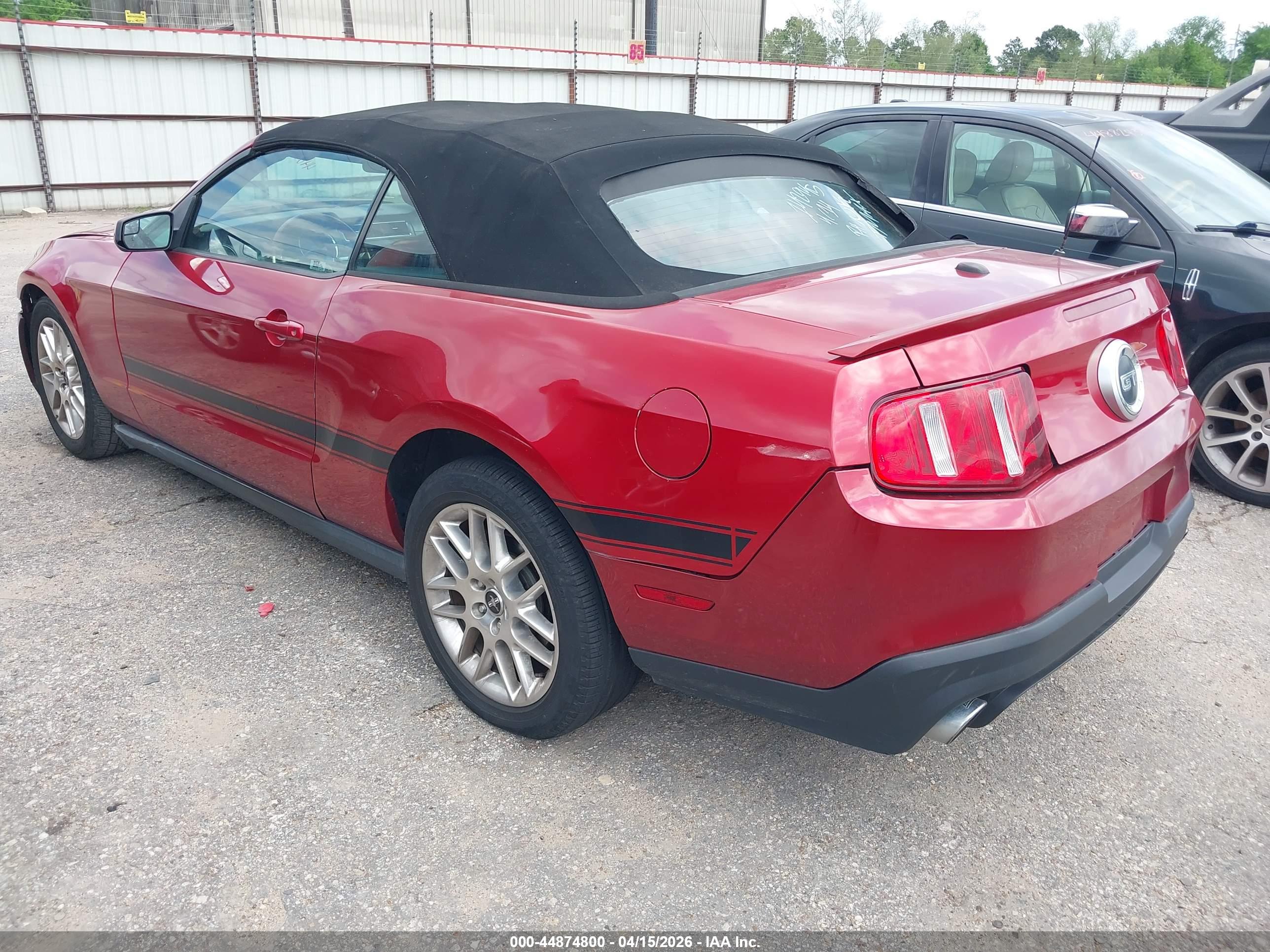 FORD MUSTANG image 3
