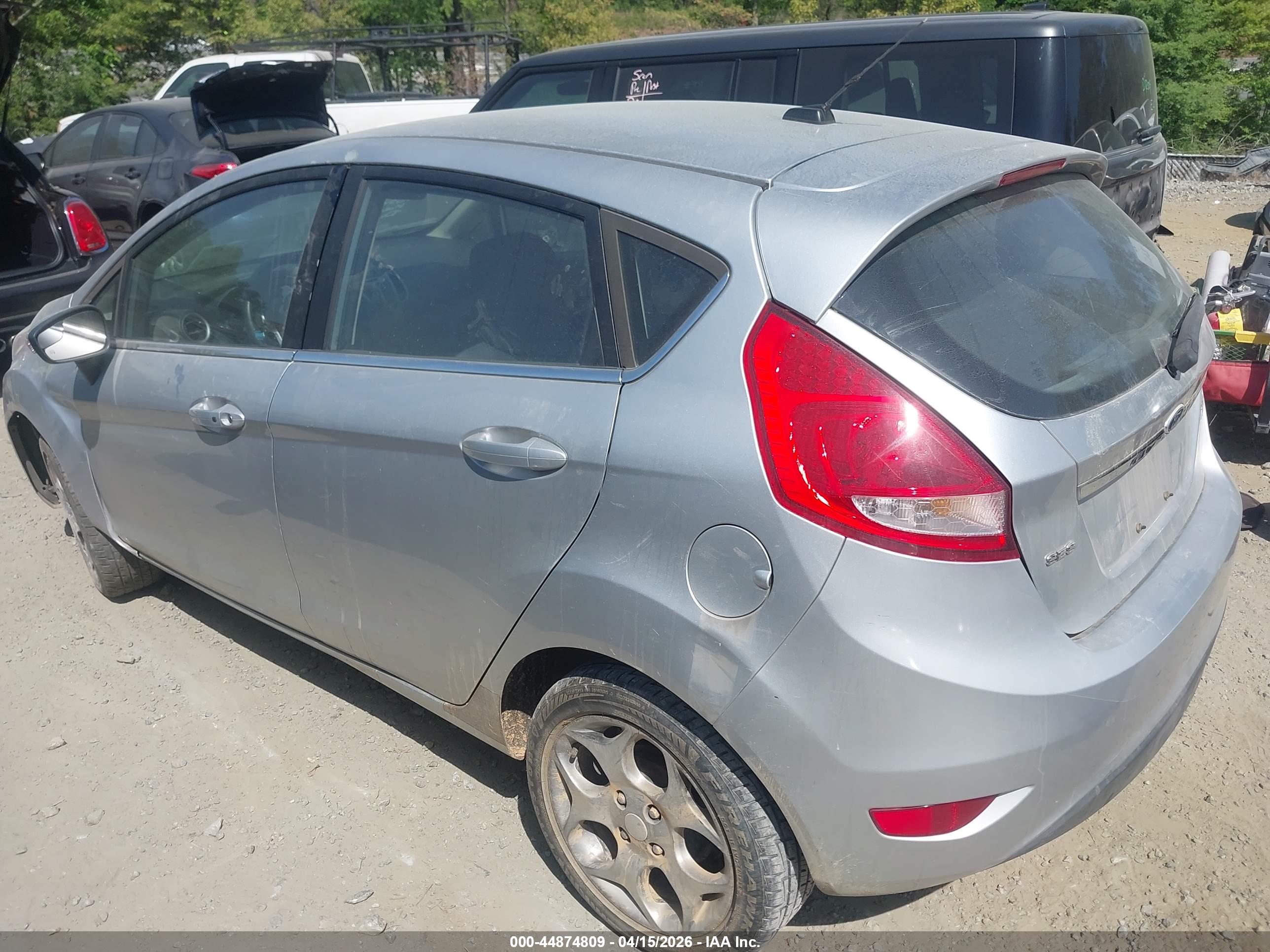 FORD FIESTA image 3