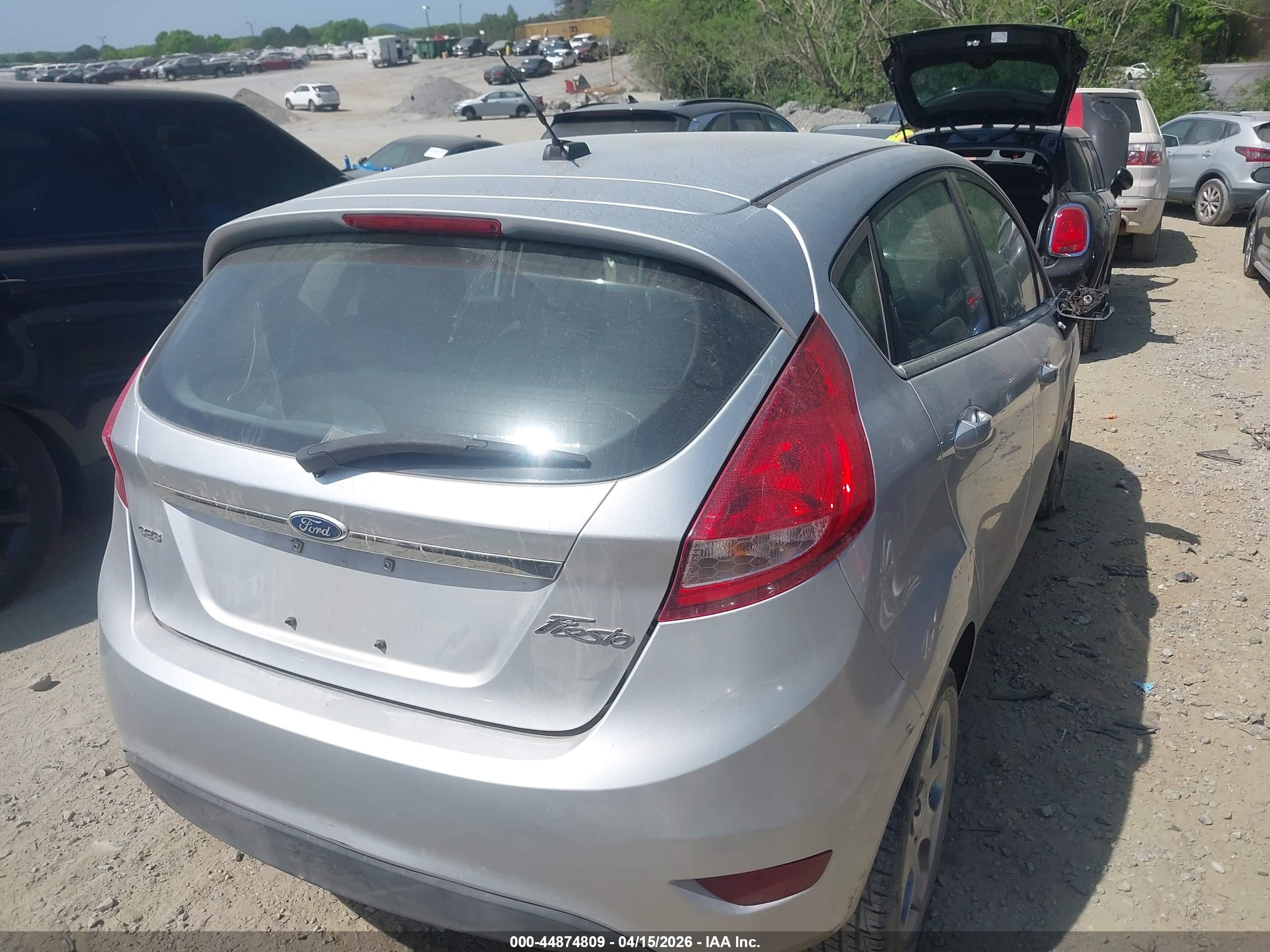 FORD FIESTA image 4