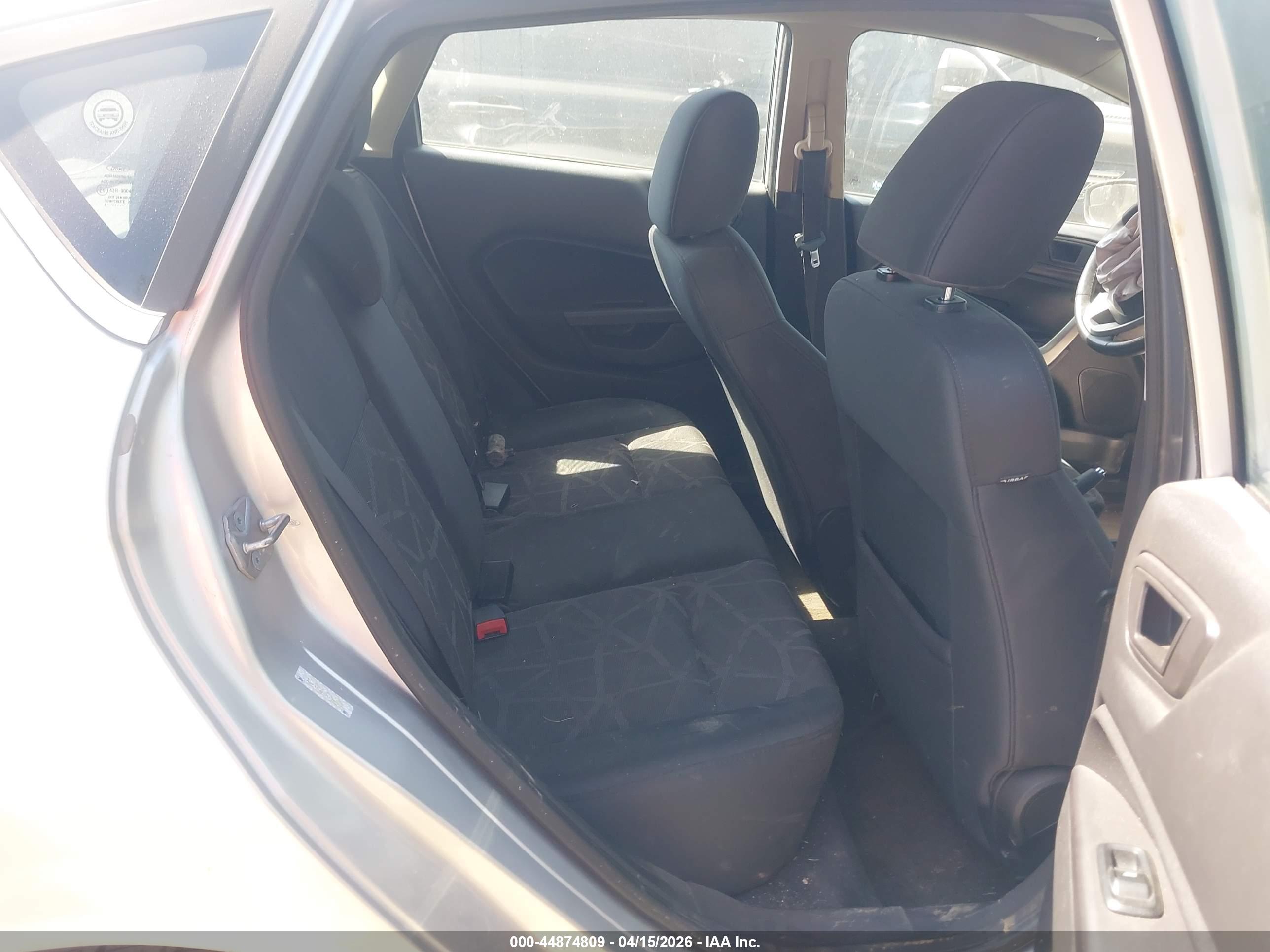 FORD FIESTA image 8