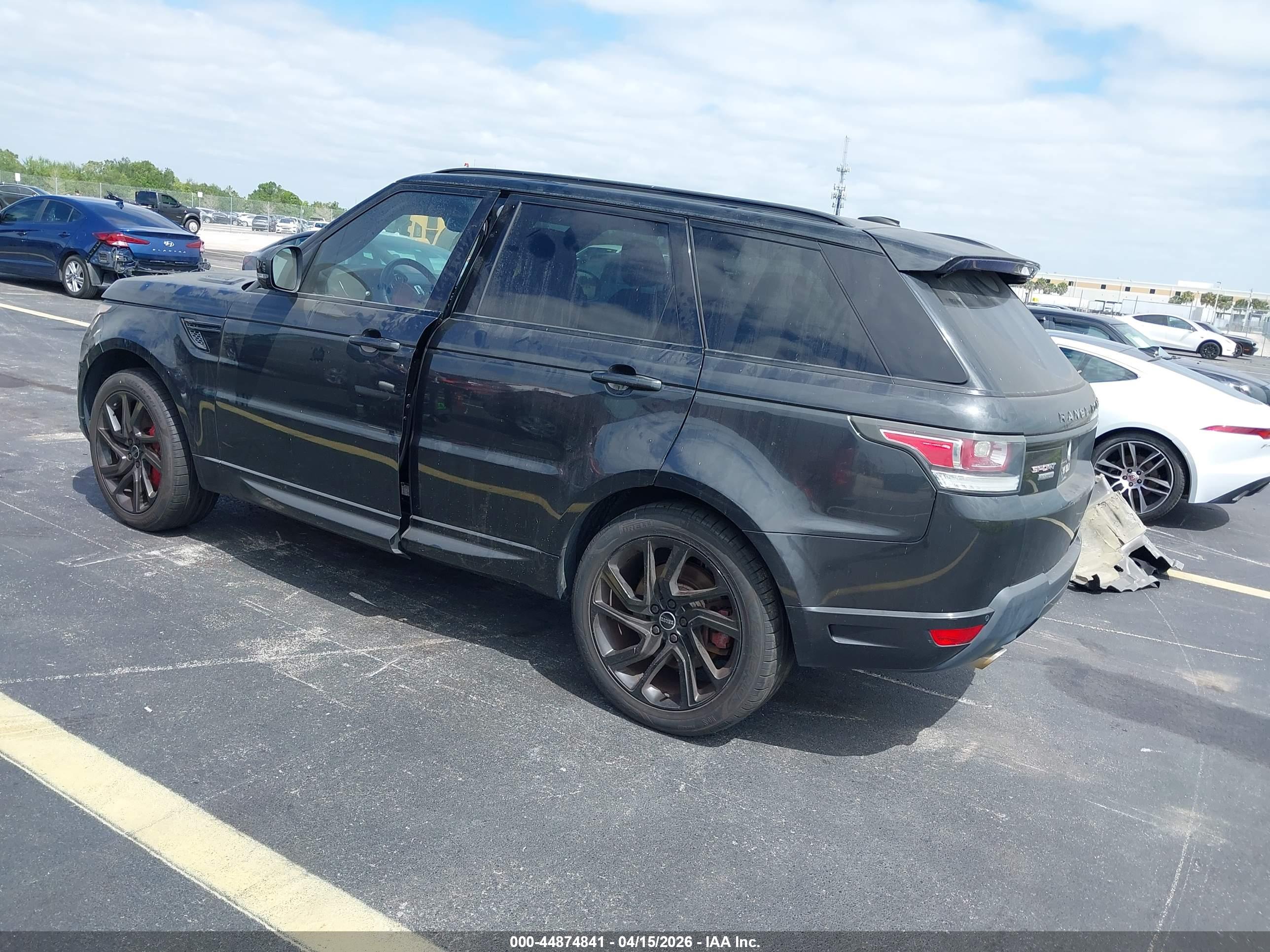 LAND ROVER image 3